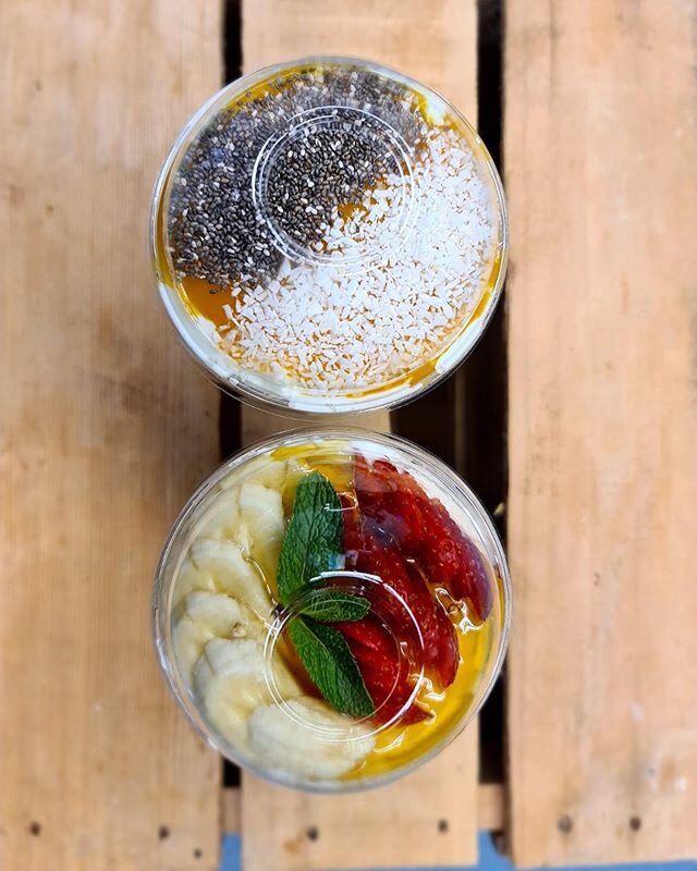 A couple of lovely looking granola&rsquo;s from the weekend!! 💛

Strawberry, banana, honey and mint &amp;
Mango compote with coconut flakes and chai seeds! 
Grab one today!! 🍓🥭