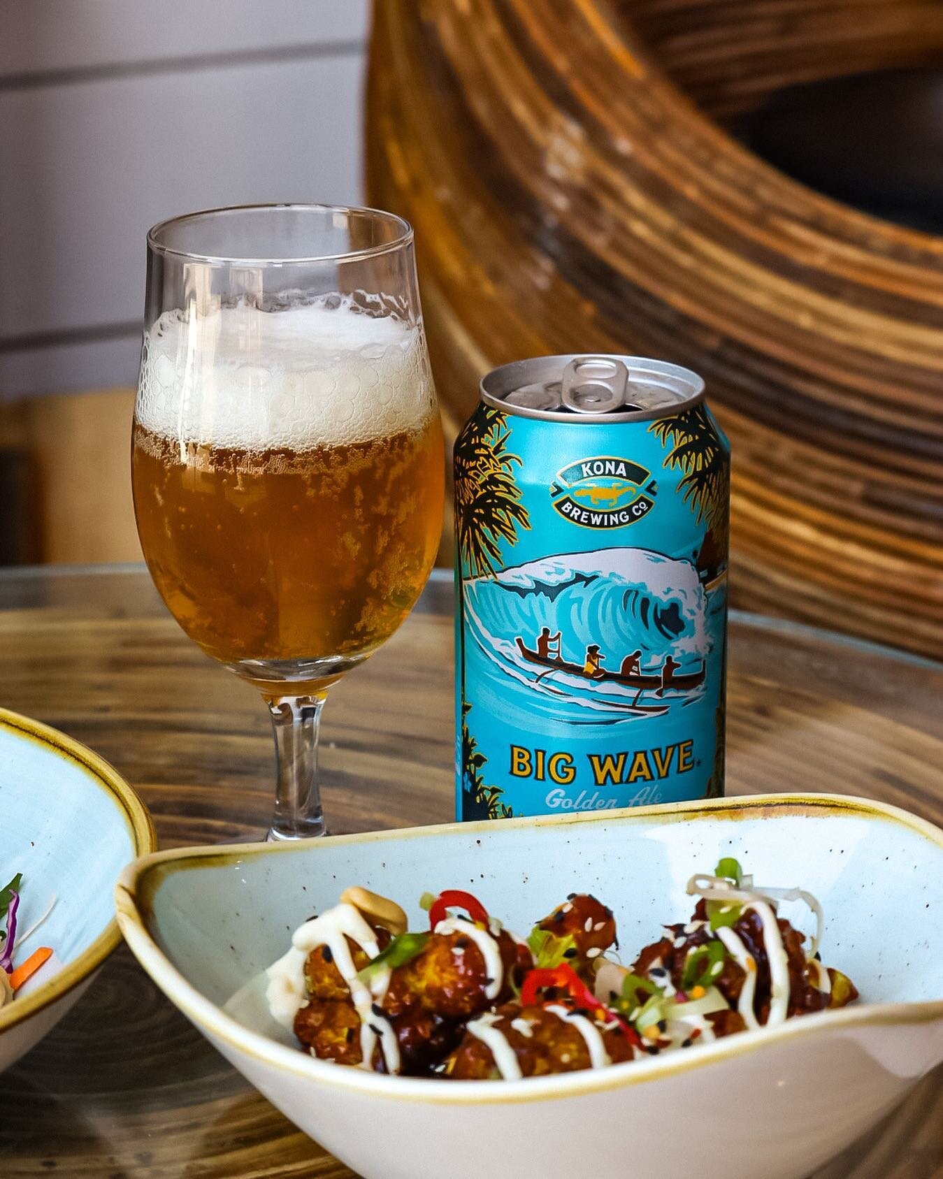 Small plates + cold beer 🍻 
.
Tell us a better lunchtime combo
.
Pop by and check out our new food and drink menus!
.
#driftin #driftinsurfcafe #eastwittering #westwitteringbeach #westwittering #cafe #caf&eacute; #food #drink #bigwave #konabrewingco