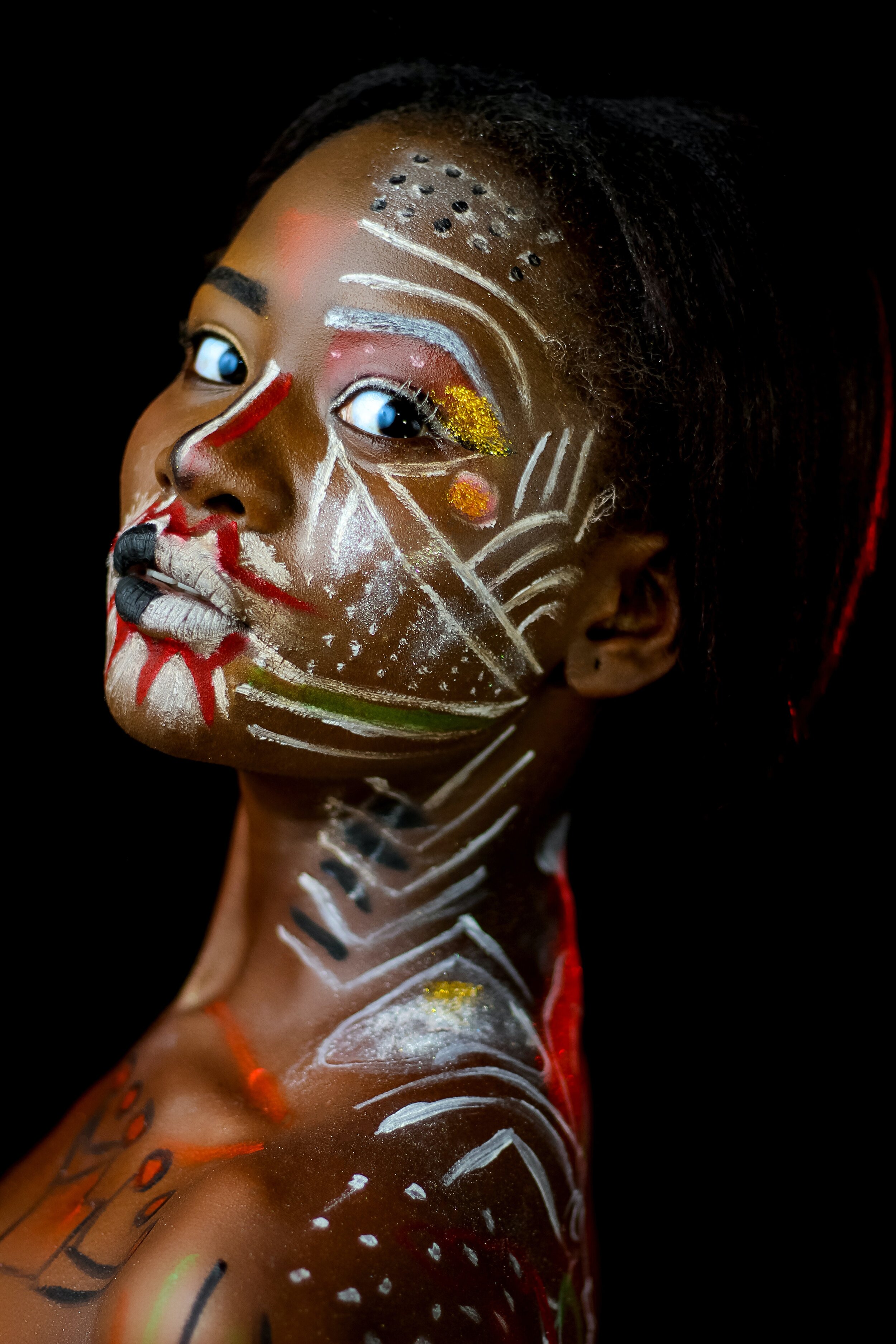 woman-with-face-and-body-paint-2301285.jpg