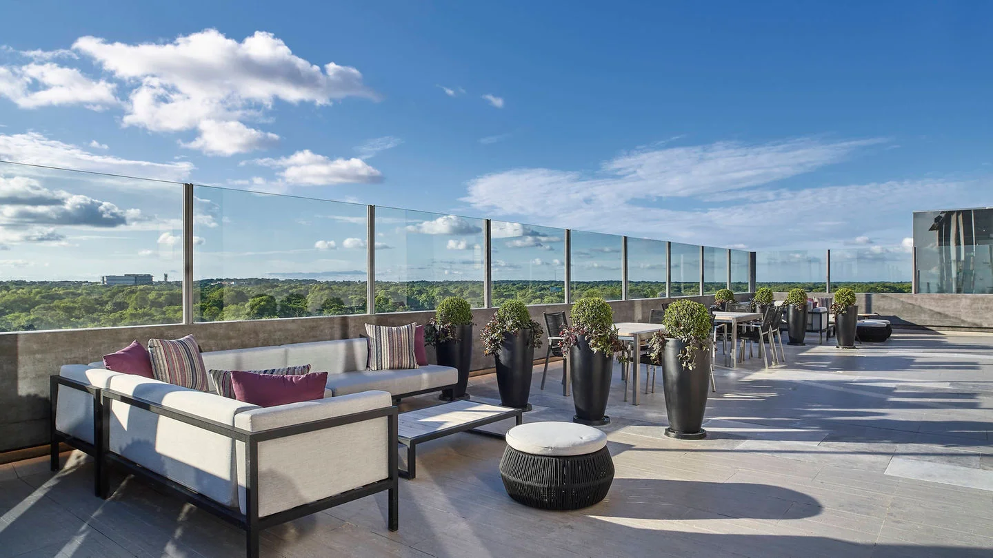 outdoor patio.jpg