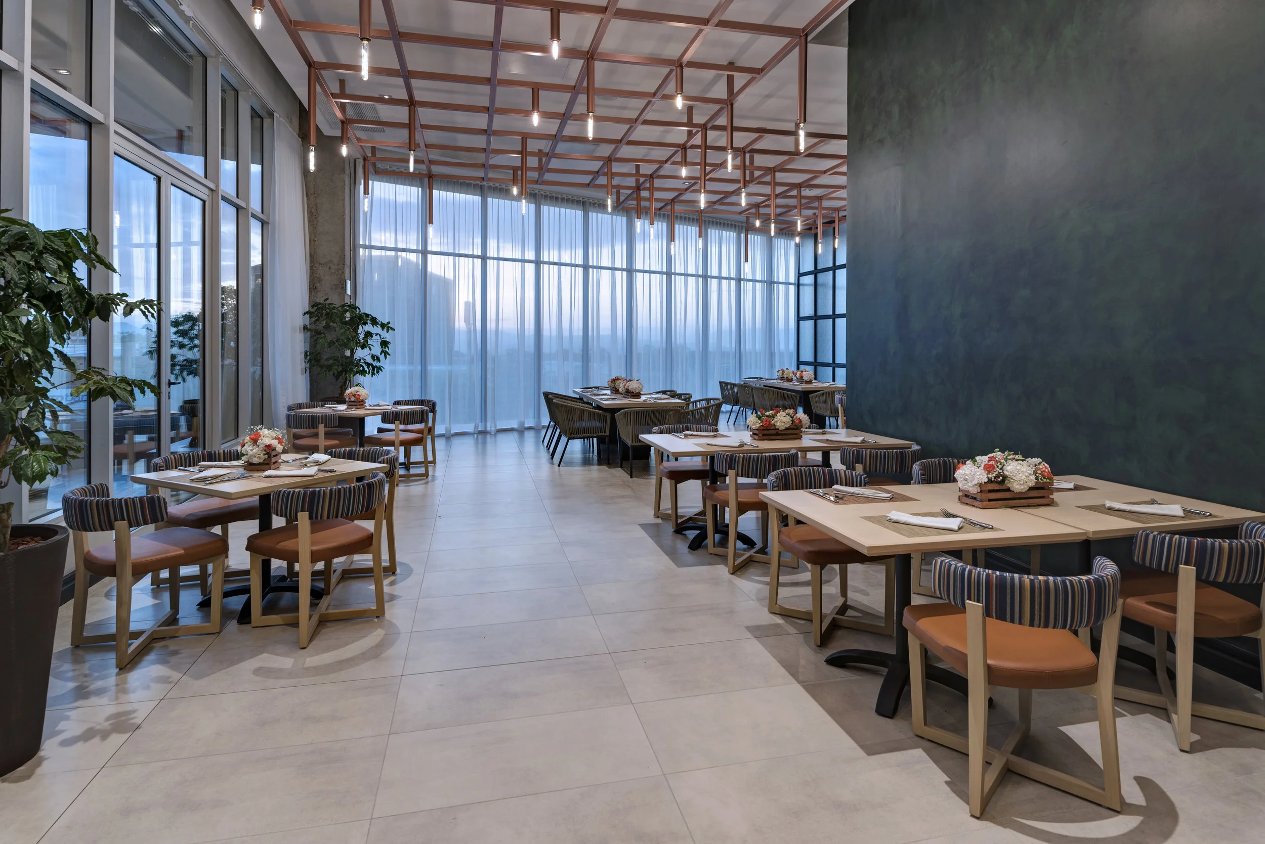 restaurant2 copy.jpg