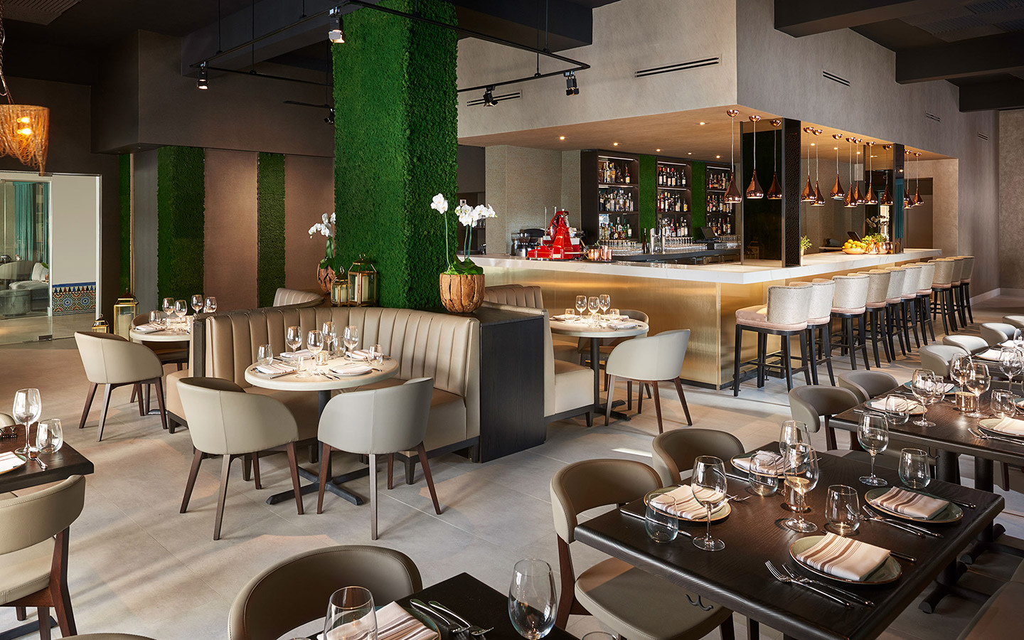 Zucca-Miami-1-1440x9000-994022f85056a36_99402422-5056-a36a-0b0d89a1af53bad6.jpg
