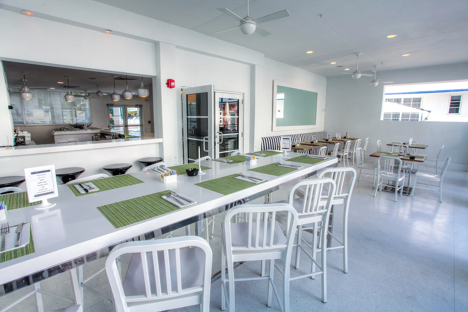 MERMAID CAFE & BISTRO