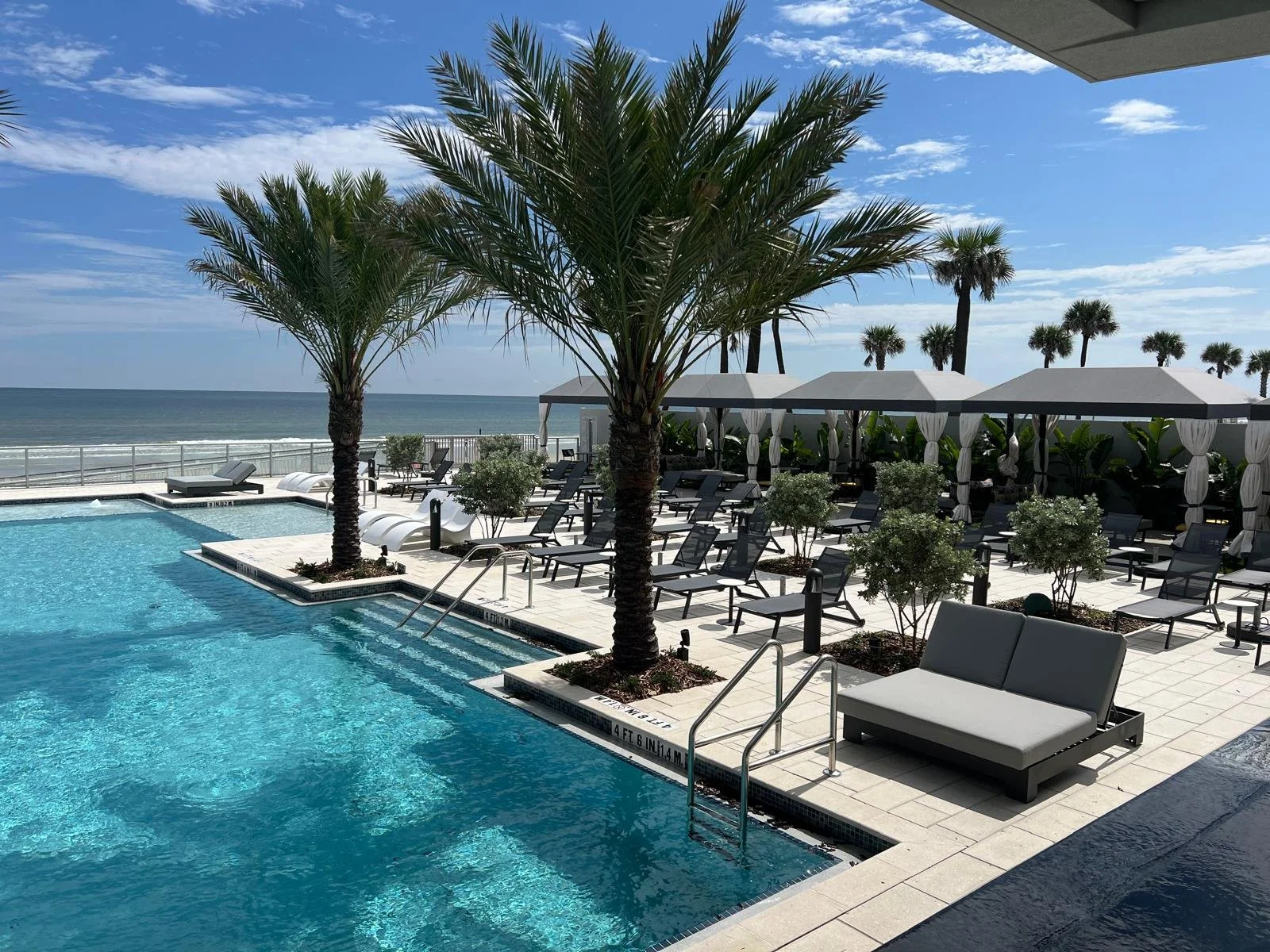 RENAISSANCE HOTEL 