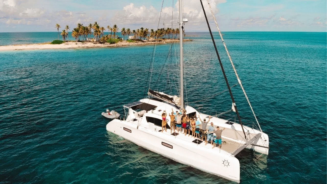 Sailing la Vagabonde Presents: How to Hoist a Mainsail
