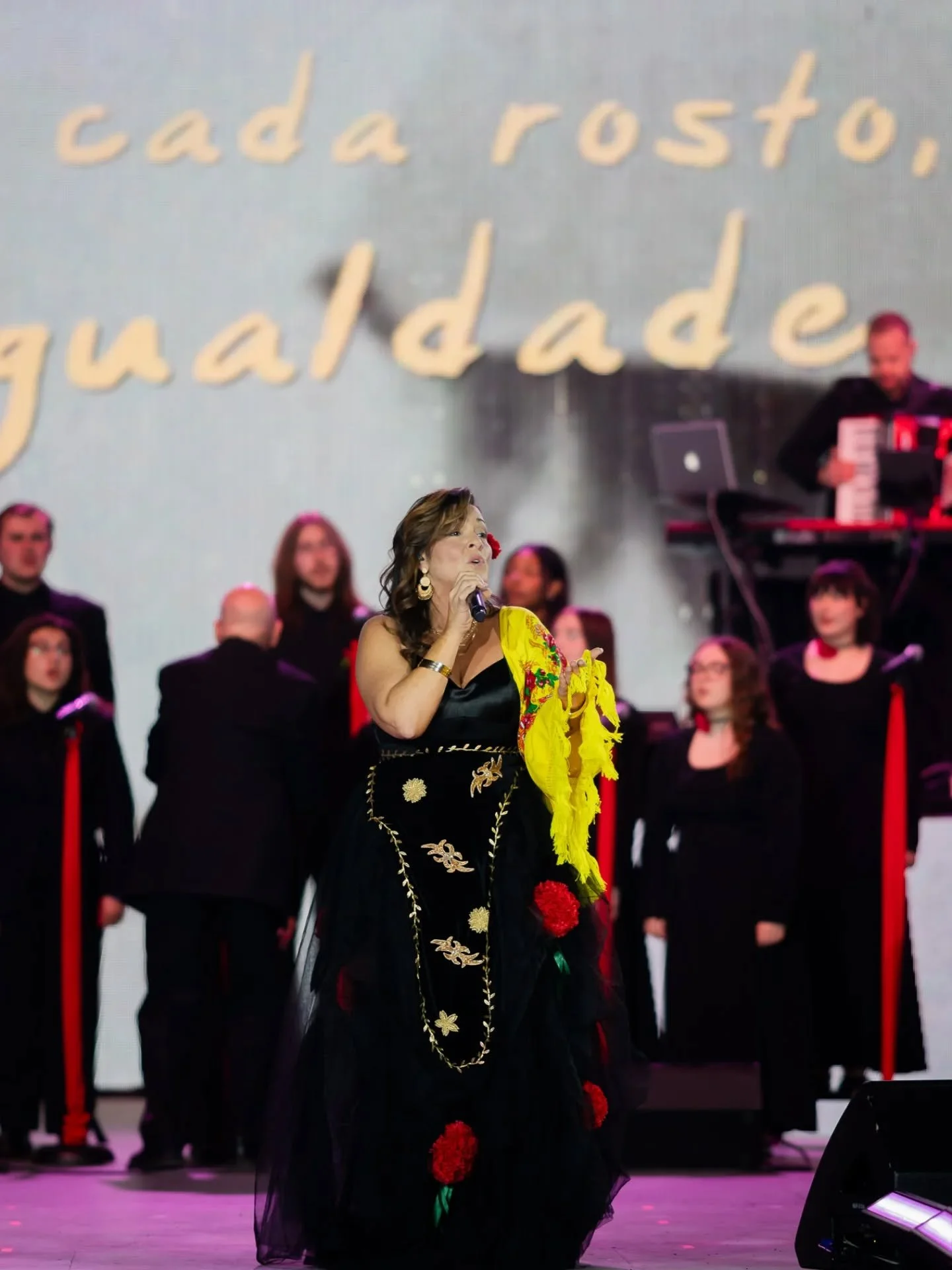 Hoje celebramos o Dia Mundial da L&iacute;ngua Portuguesa. Uma l&iacute;ngua que se canta, se sente e se partilha pelo mundo.
🇵🇹 🎶
Today we celebrate World Portuguese Language Day. A language that is sung, felt, and shared around the world.

📸 Dj
