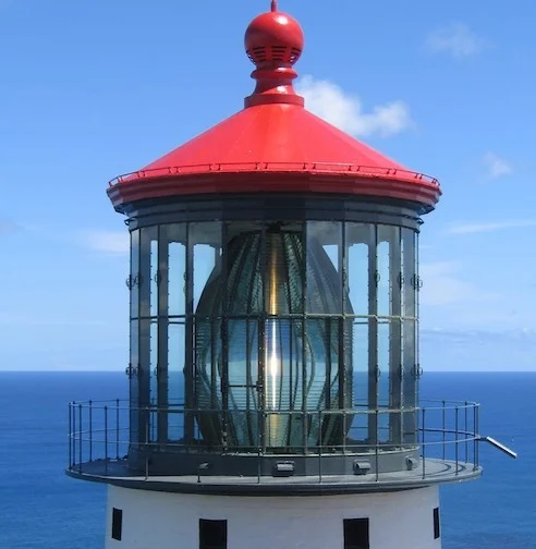 US Coast Guard Makapu’u hyper-radial light (Oahu, HI) (photo courtesy of James Woodward)