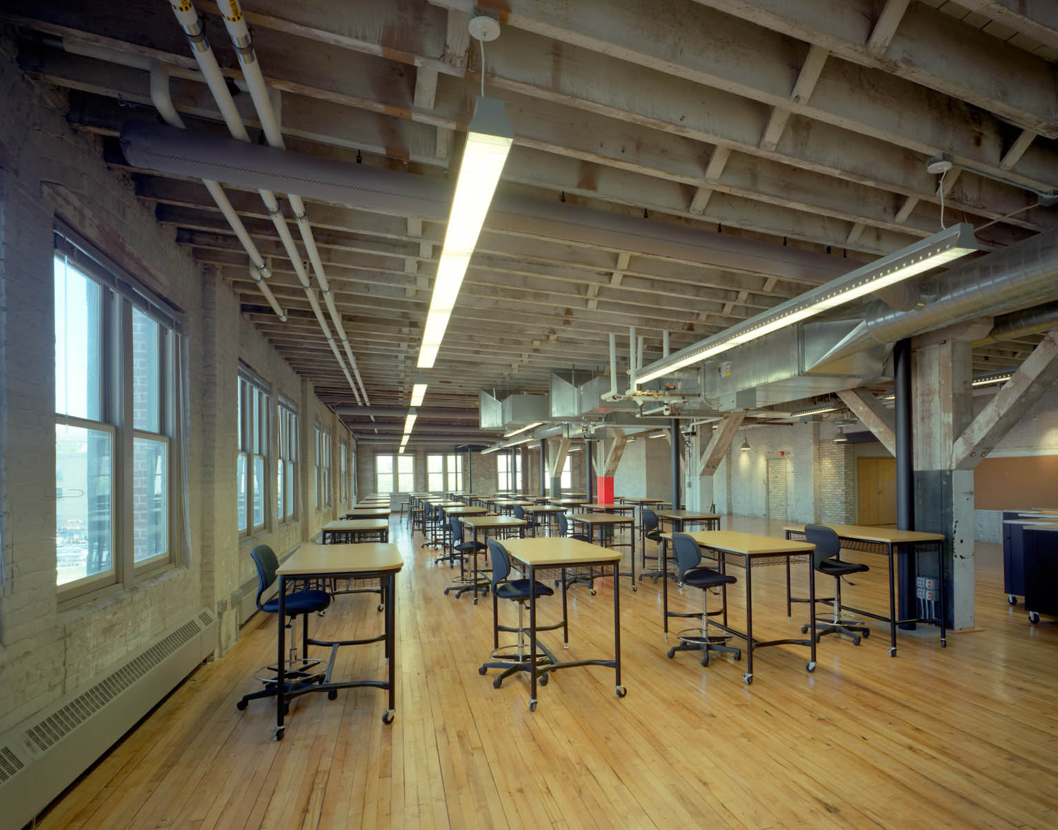 Studio space-Courtesy of Michael Burns Architects and Saari and Forrai Photography.jpg