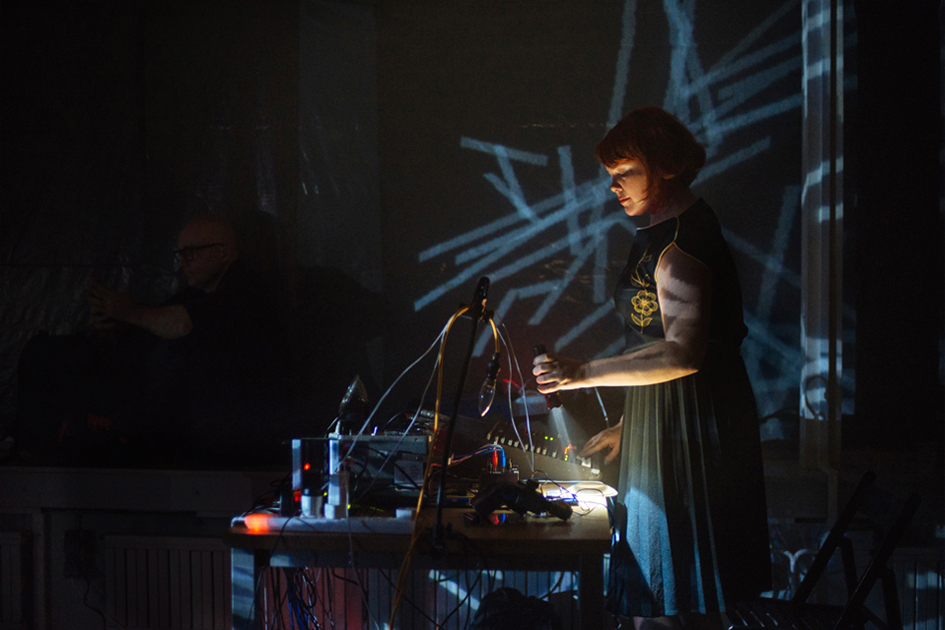 3.2 ratio_Sally Golding_photo Katja Goljat_Sonica festival 2016.jpg