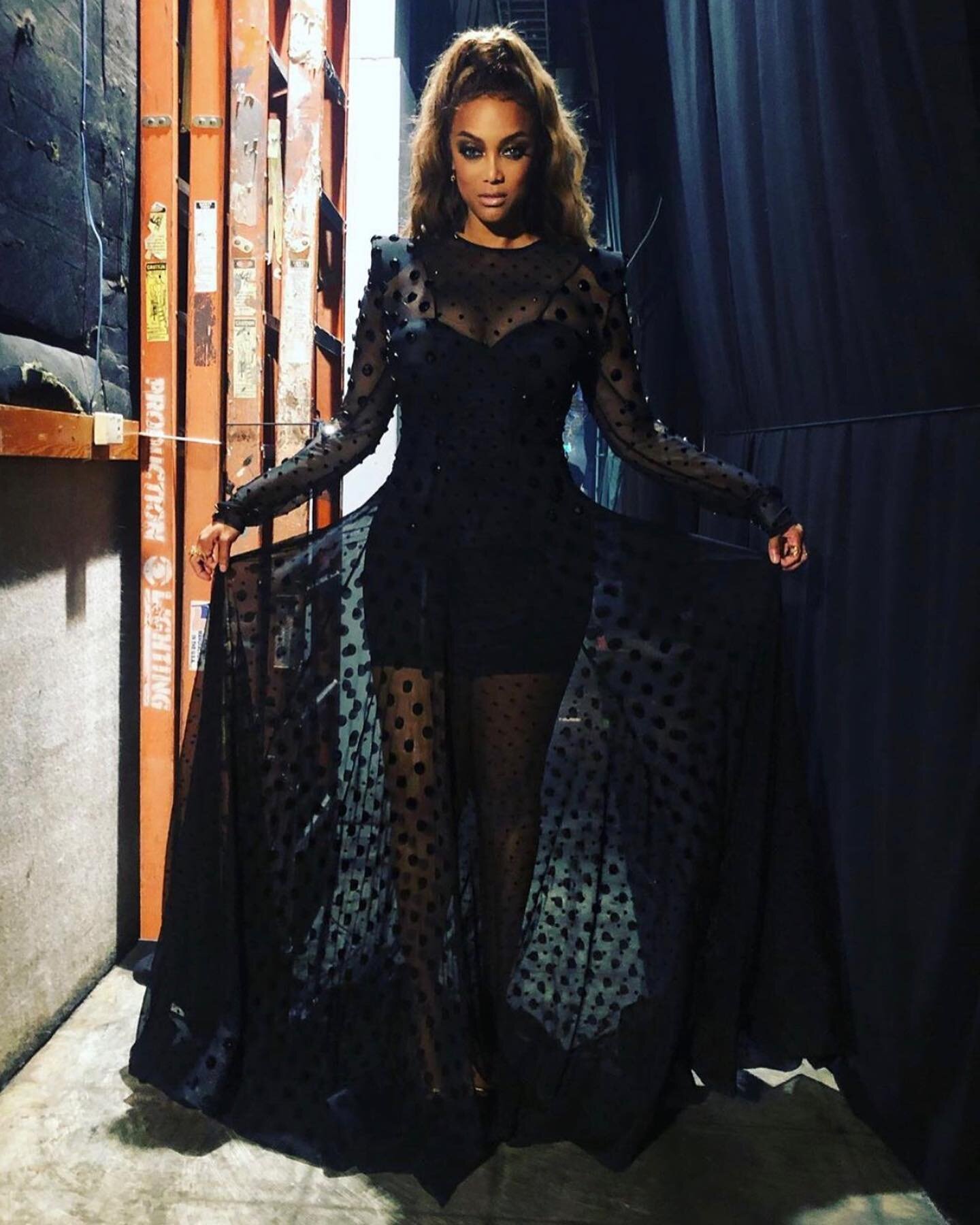 The one and only @tyrabanks wearing our &ldquo;Twilight&rdquo; dress from our SS18 &ldquo;Redemption&rdquo; Collection for #dwts 

Available at www.melissa-mercedes.com

#dancingwiththestars #tyrabanks #tyra #melissamercedes