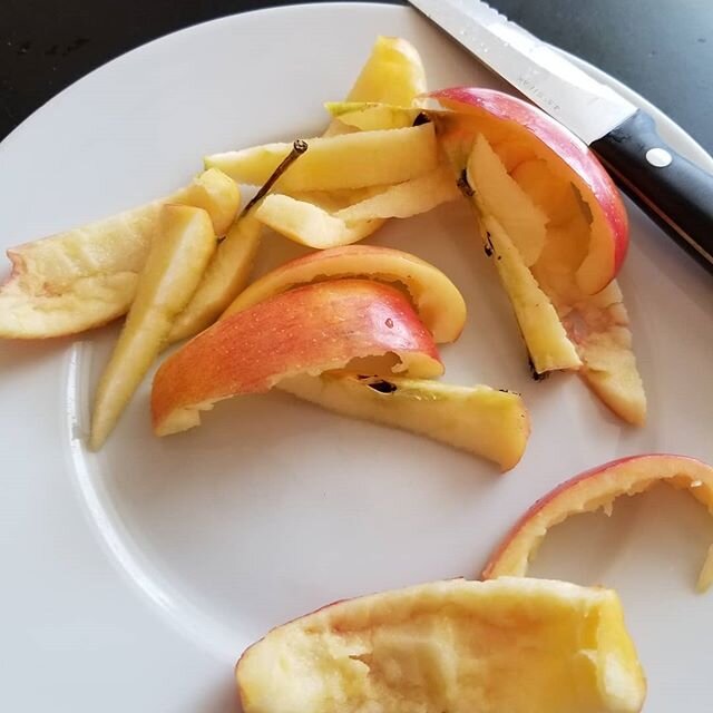 Guess what! If the skins don't agree with you or you simply don't like 'em, skip 'em. Yes they're nutritious but don't let it keep you from eating apples. #naturalfirst #unfortunateexpert #fruitisyourfriend