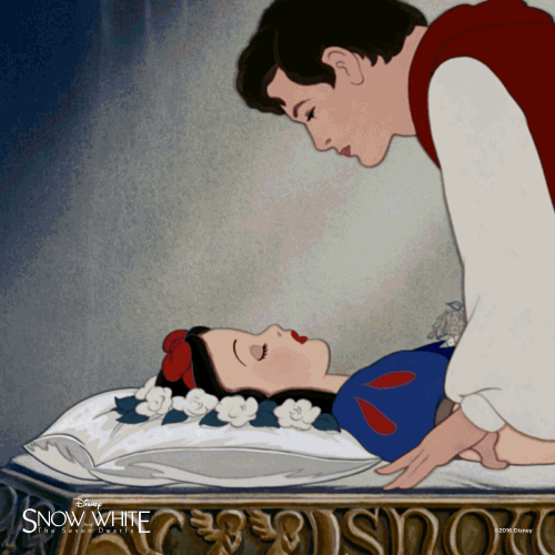 WDSHE_SnowWhite_IconicMoment_FirstKiss2_2k.gif
