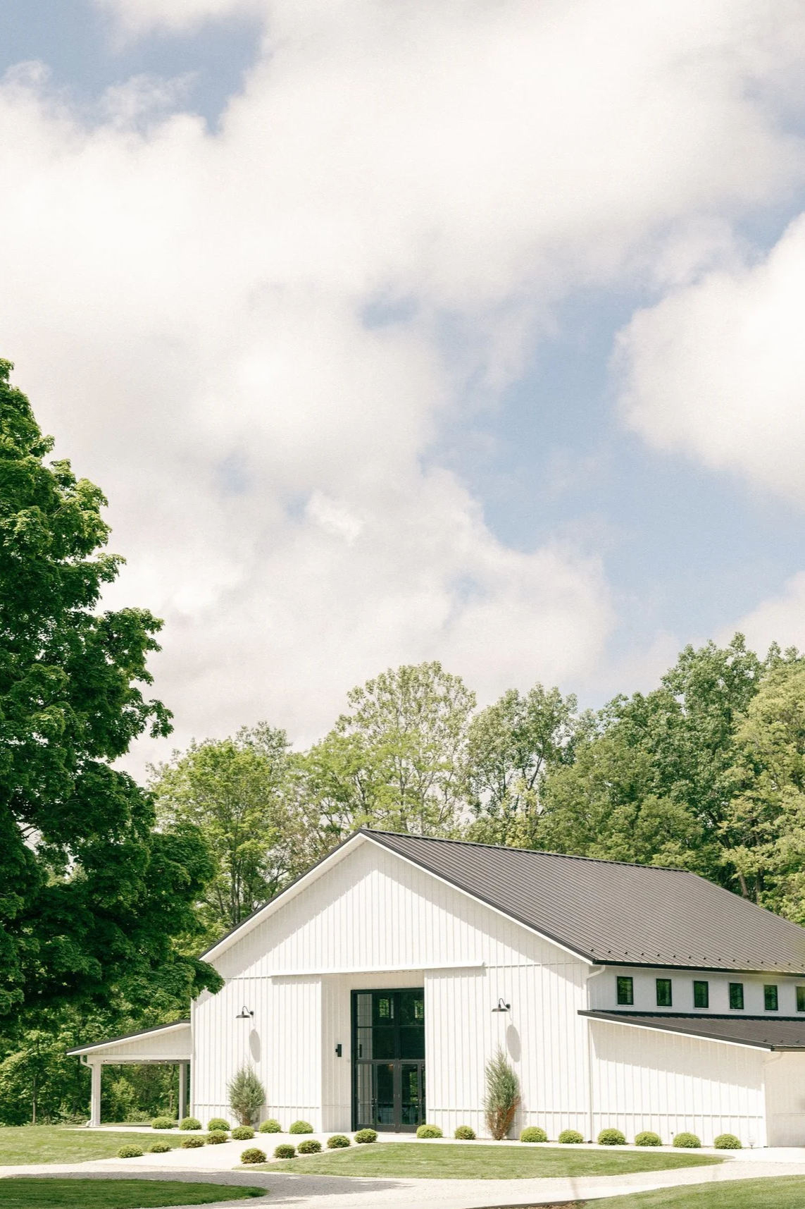 Cliffside Acres wedding estate exterior in Springfield, Ohio