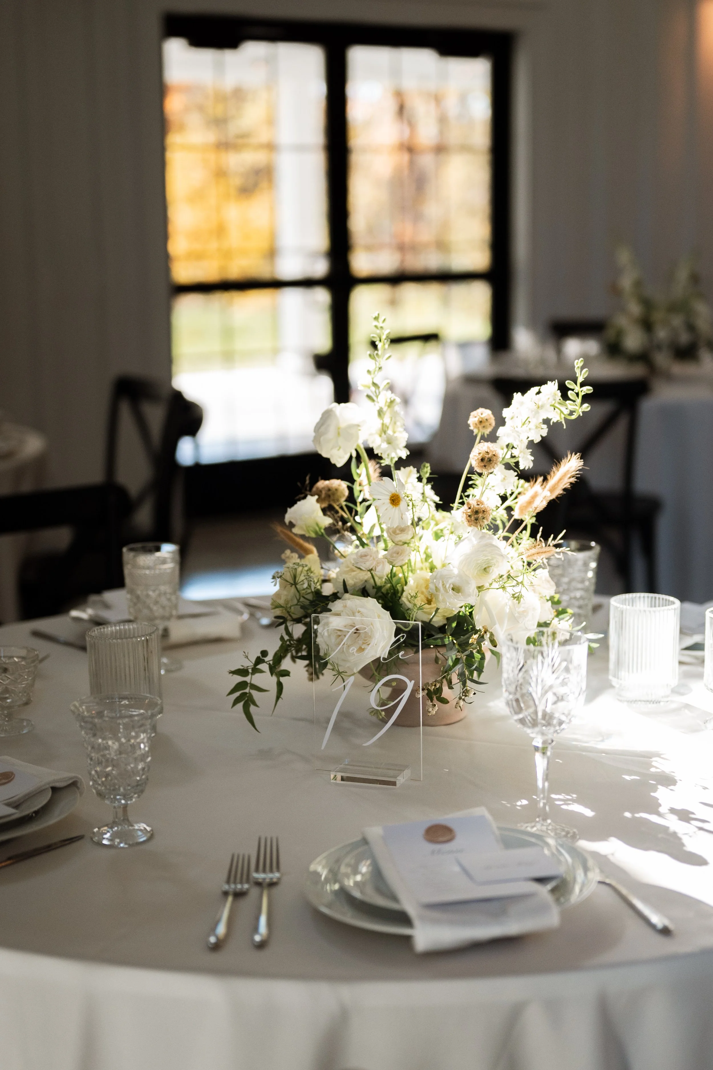 Wedding reception table setting at Cliffside Acres, a private wedding estate in Springfield, Ohio
