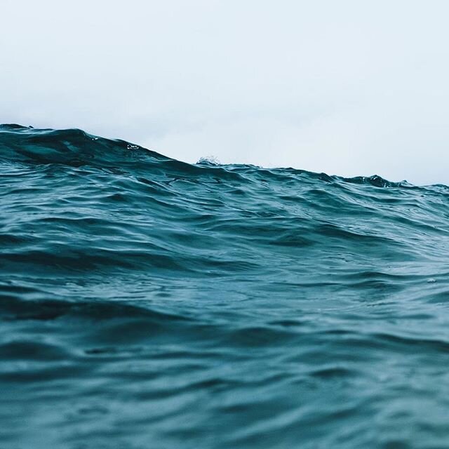 Theme of the week: flow with it 🌊 .
.
.
.
 #merchmarine #authenticallylocal #oregonisbeautiful #oregoncoast #mobileboutique #bekinddogoodhavefun #exploreoregon #newportoregon #upperleftliving #coastalliving #pnwonderland #beachlife🌊 #bestoforegonco
