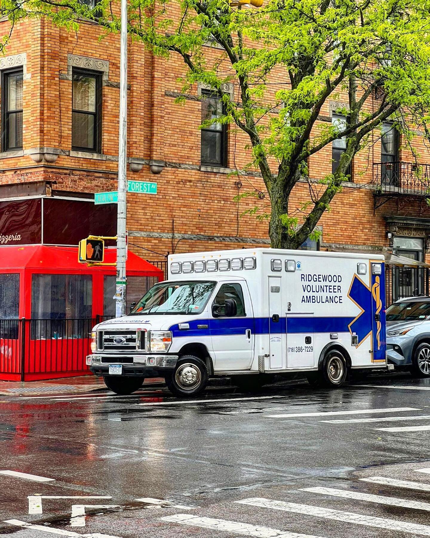 Forest Ave and Catalpa Ave, a Ridgewood corner known by all residents. You will sometimes find us here visiting our friends at @normas_ridgewood. 

Original caption: &ldquo;look at this cute lil bus&rdquo; - @aachabeee