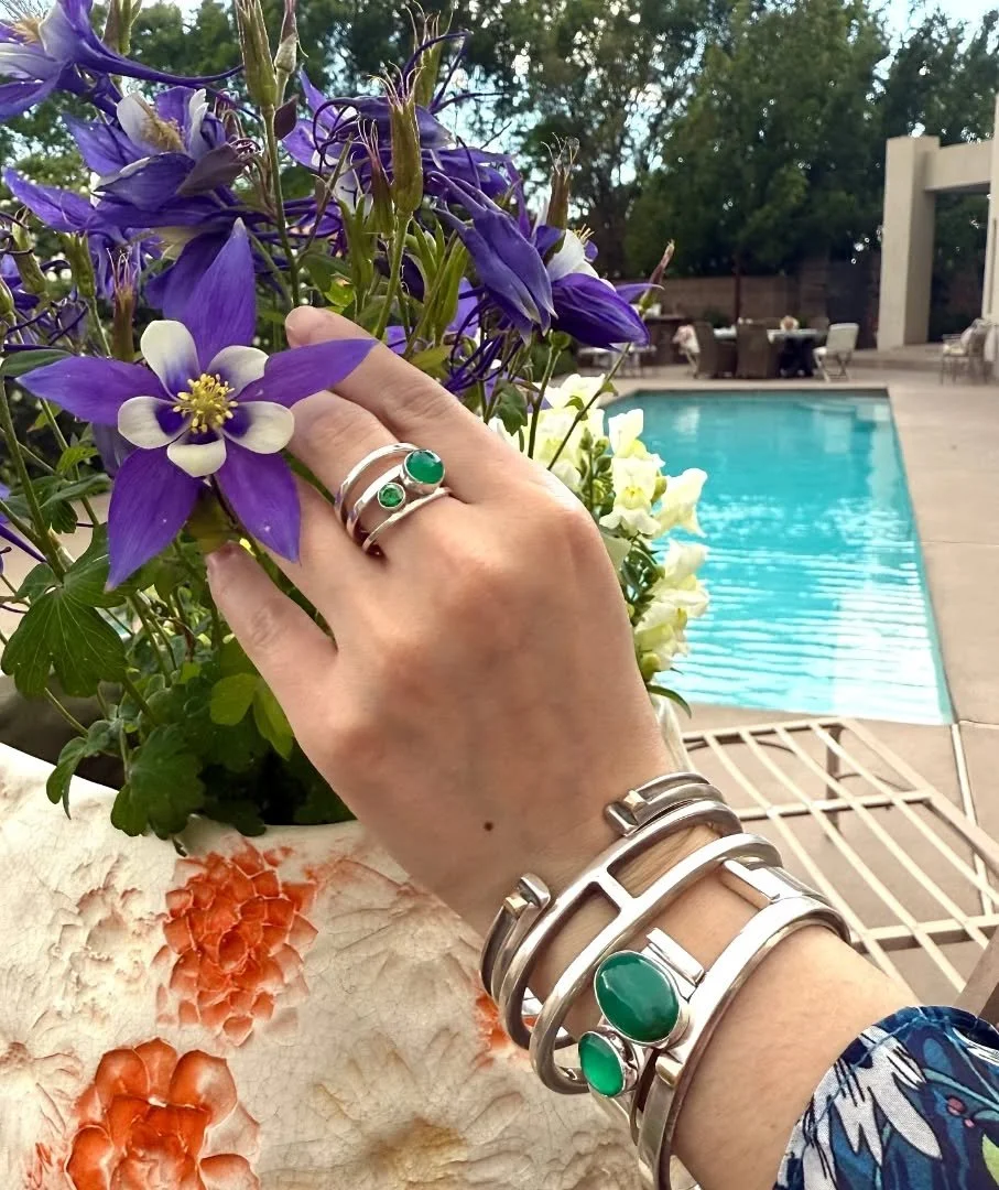 Get your glow on in Lilly's new Green Onyx jewelry collection!

DM TO PURCHASE 

#lillybarrack #glow #greenonyx #shoplocal
