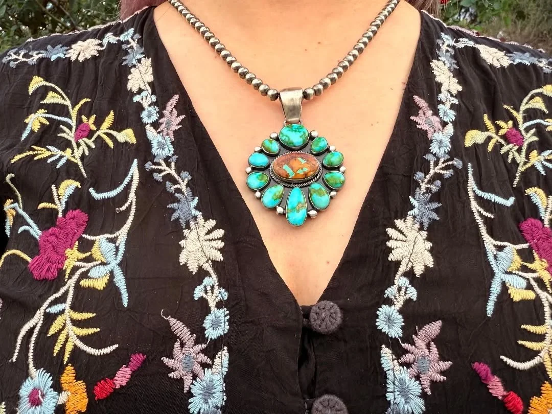 Create a signature look with a special Sonoran and Boulder Turquoise pendant 

DM TO PURCHASE

💙🤎💙🤎💙

#turquoisetuesday #statementjewelry #sonoranturquoise #boulderturquoise #nativeamericanjewelry