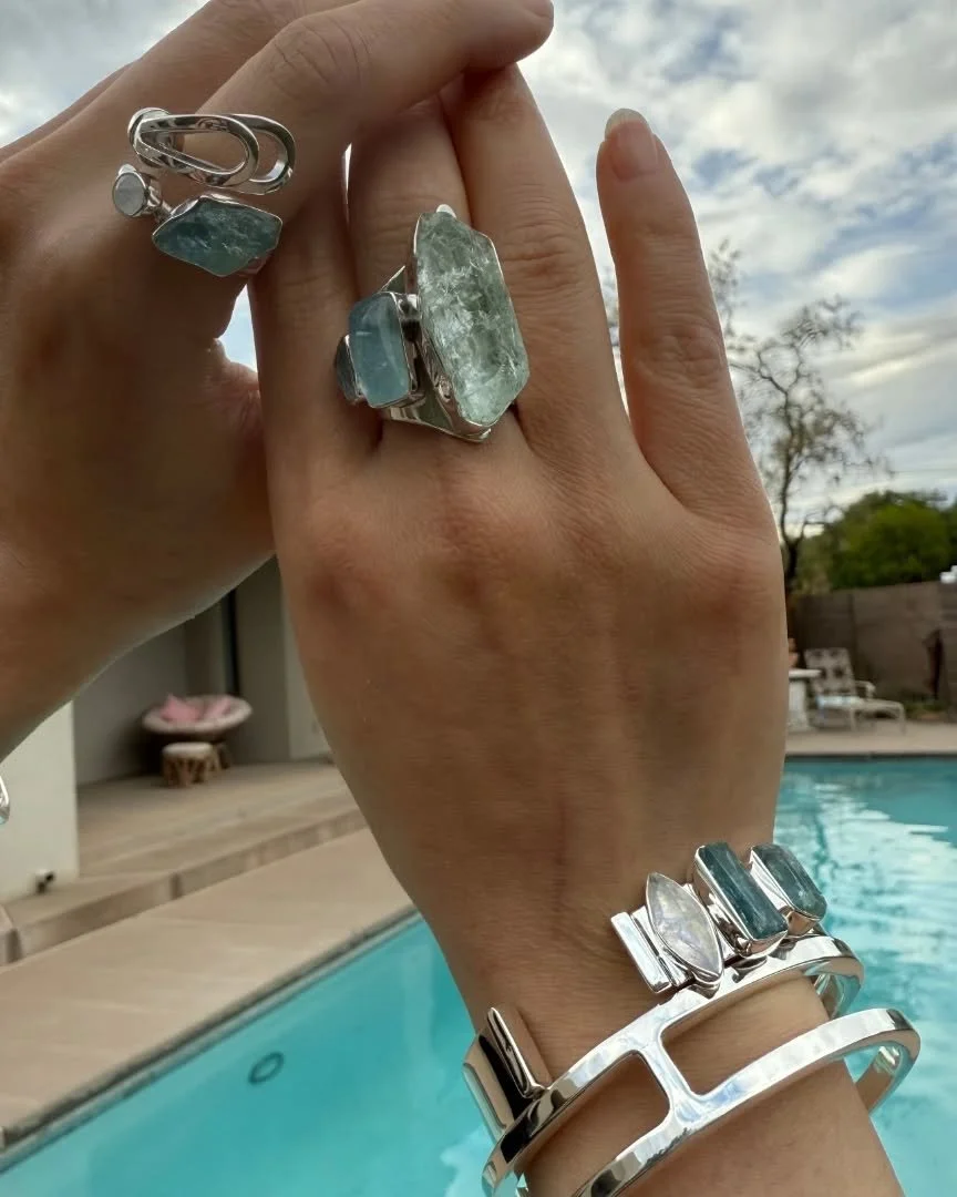 Head in the clouds with this Magical Moonstone and Amazing Aquamarine pairing

DM FOR INFO

☁️💙☁️💙☁️

#lillybarrackjewelry #moonstone #aquamarine #dreamy #shoplocal