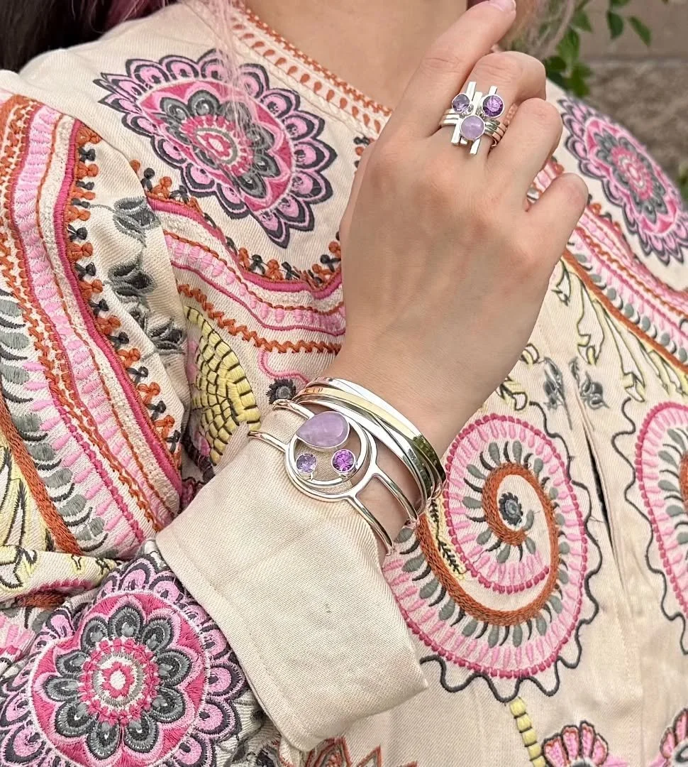 Pretty in Pink!

Shop Lilly's new Kunzite and Alexandrite collection in-store and online!

💖💖💖💖💖

#lillybarrackjewelry #kunzite #prettyinpink #shoplocal