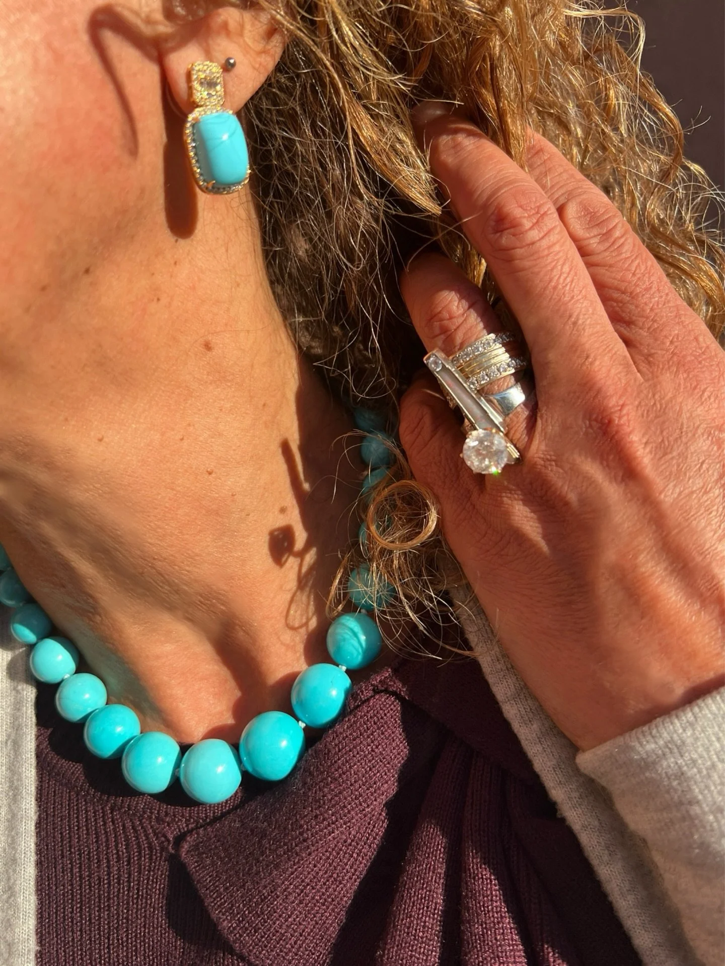 High-grade Sleeping Beauty turquoise, radiant diamonds, and rich gold. A combination that never goes unnoticed.