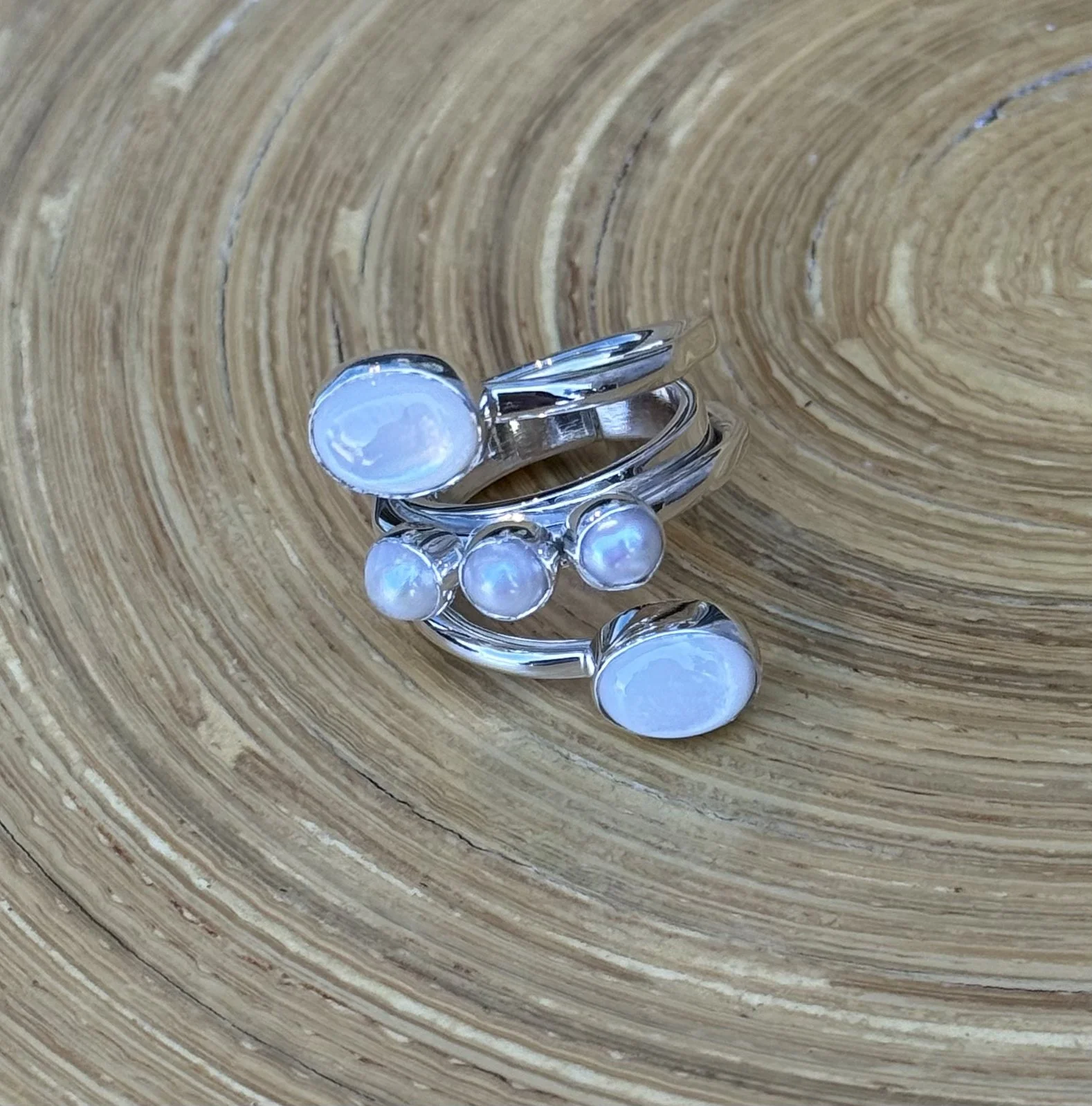R5 Mother of Pearl Ring