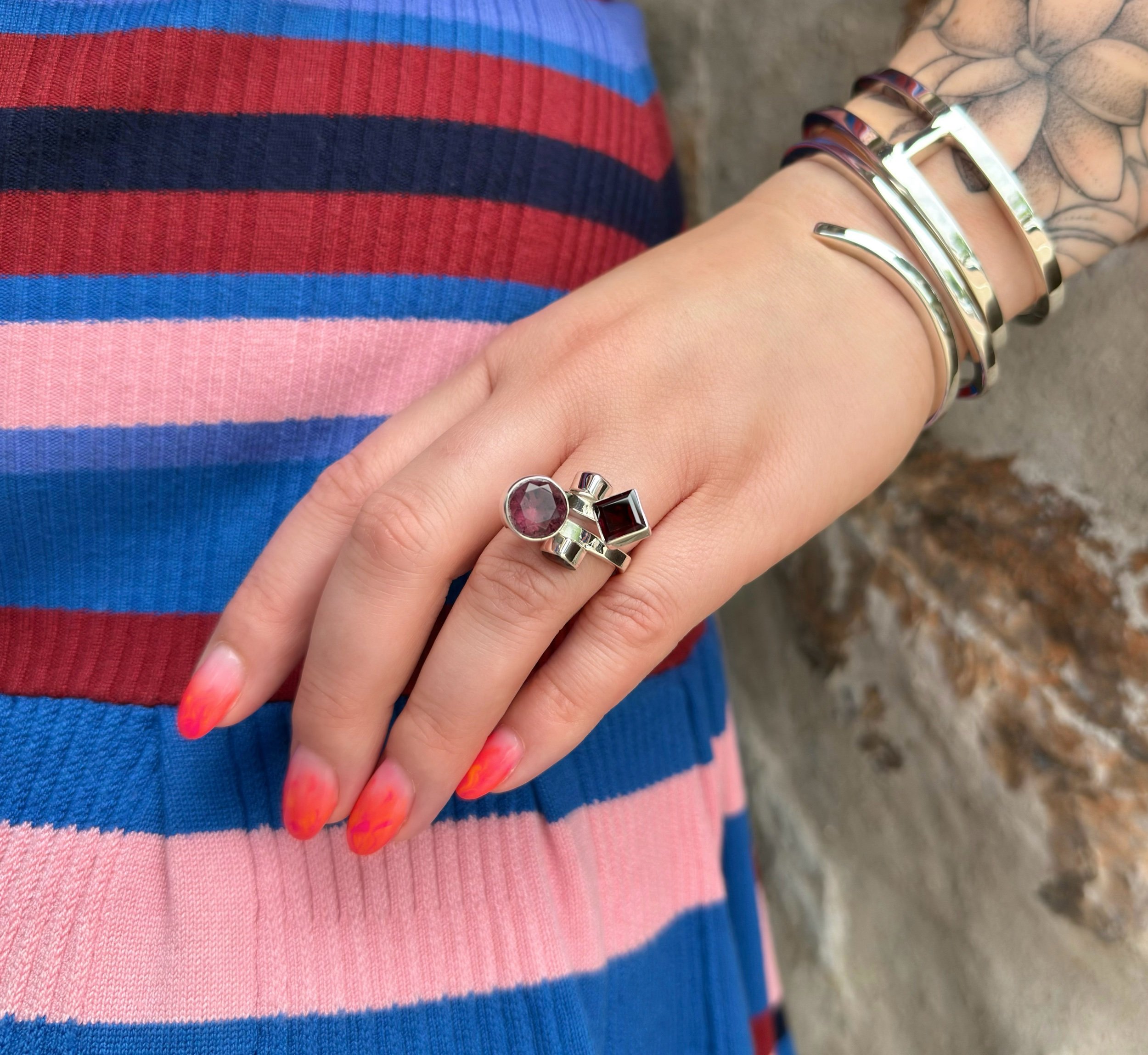 R160 Wine Morganite & Garnet Ring