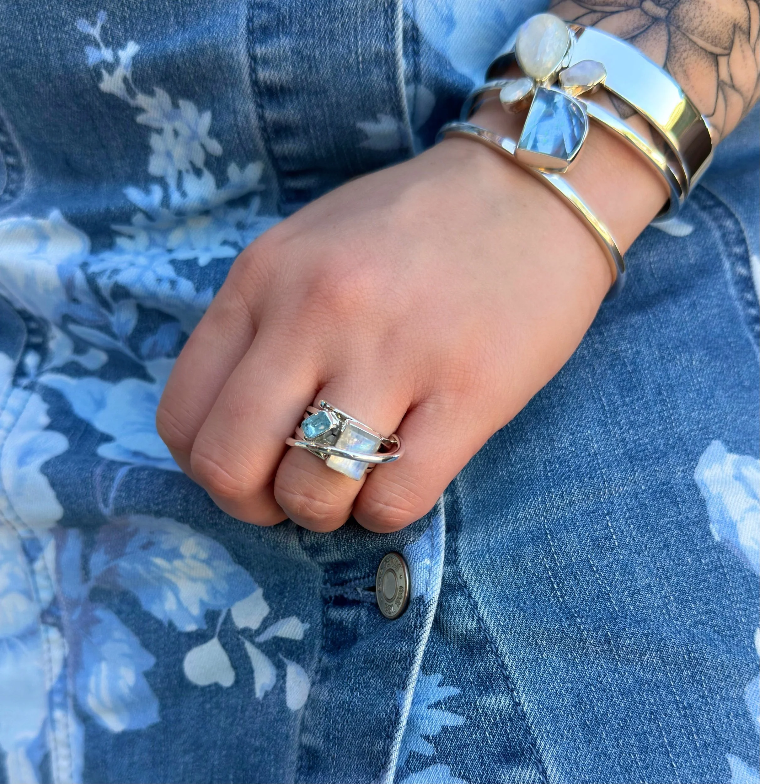 R170 Rainbow Moonstone & Aquamarine Ring