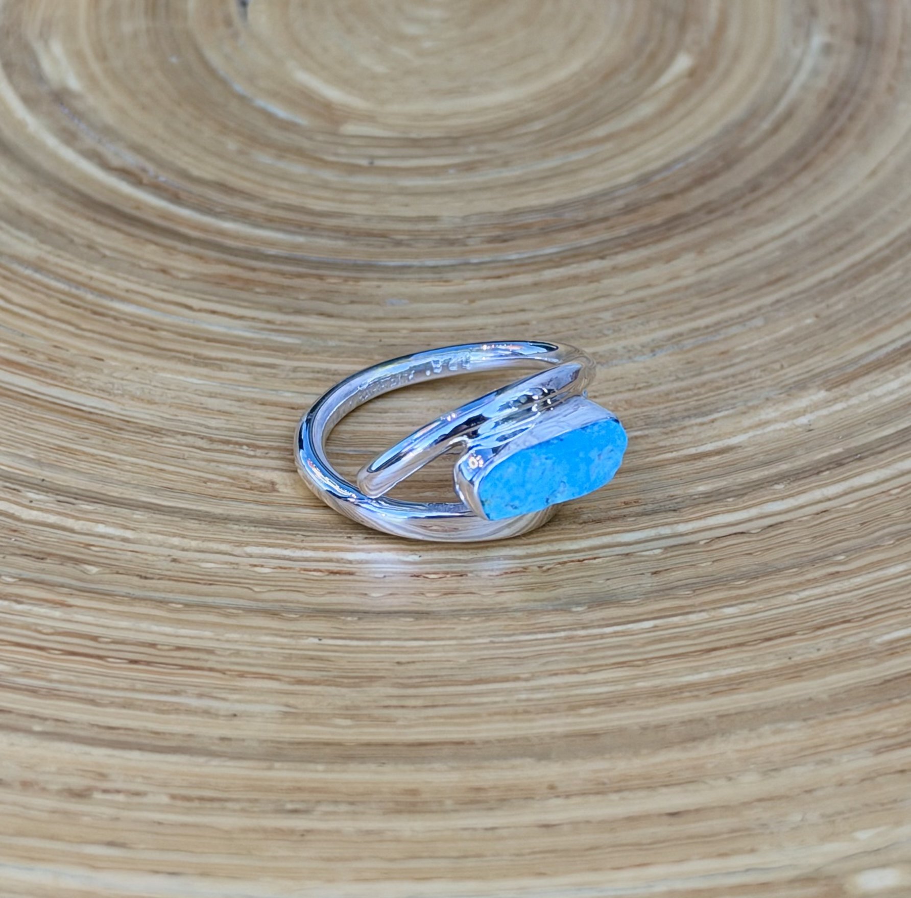 New Design R231 Raw Kingman Turquoise Ring