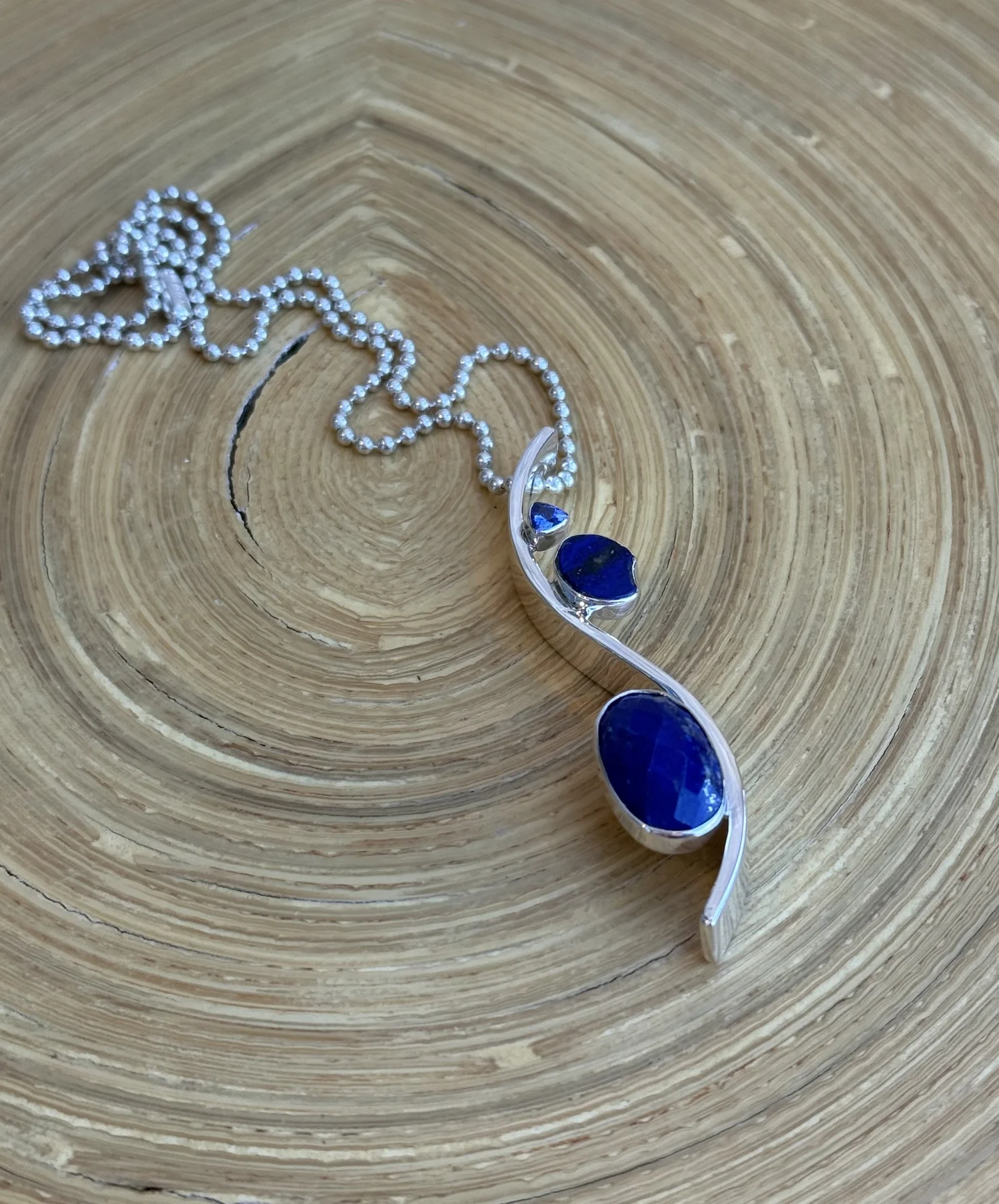 LYKN ネックレス N53 Faceted Blue Lapis Necklace — Lilly Barrack Seasoned artist