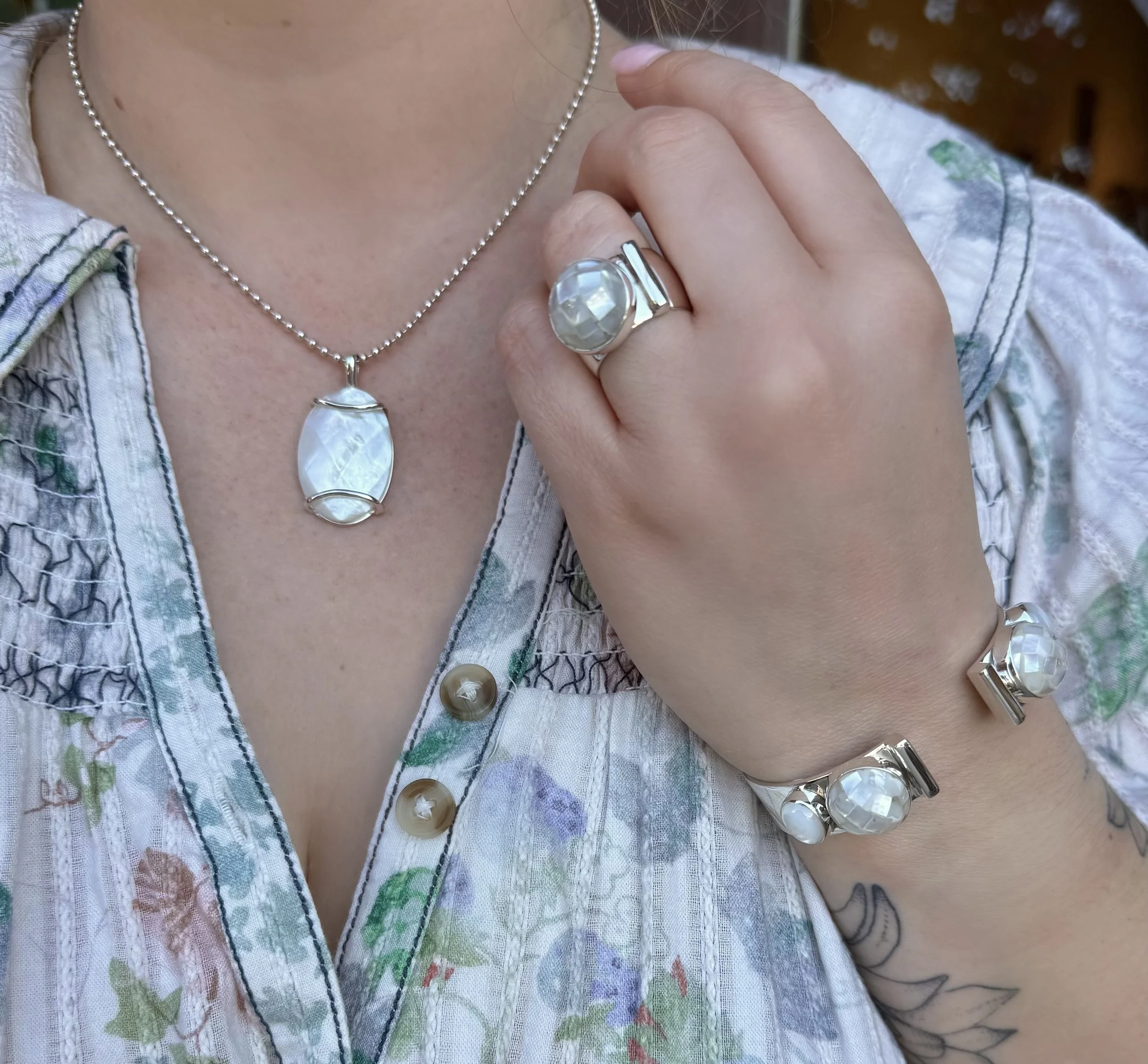 N75 Mother of Pearl Necklace