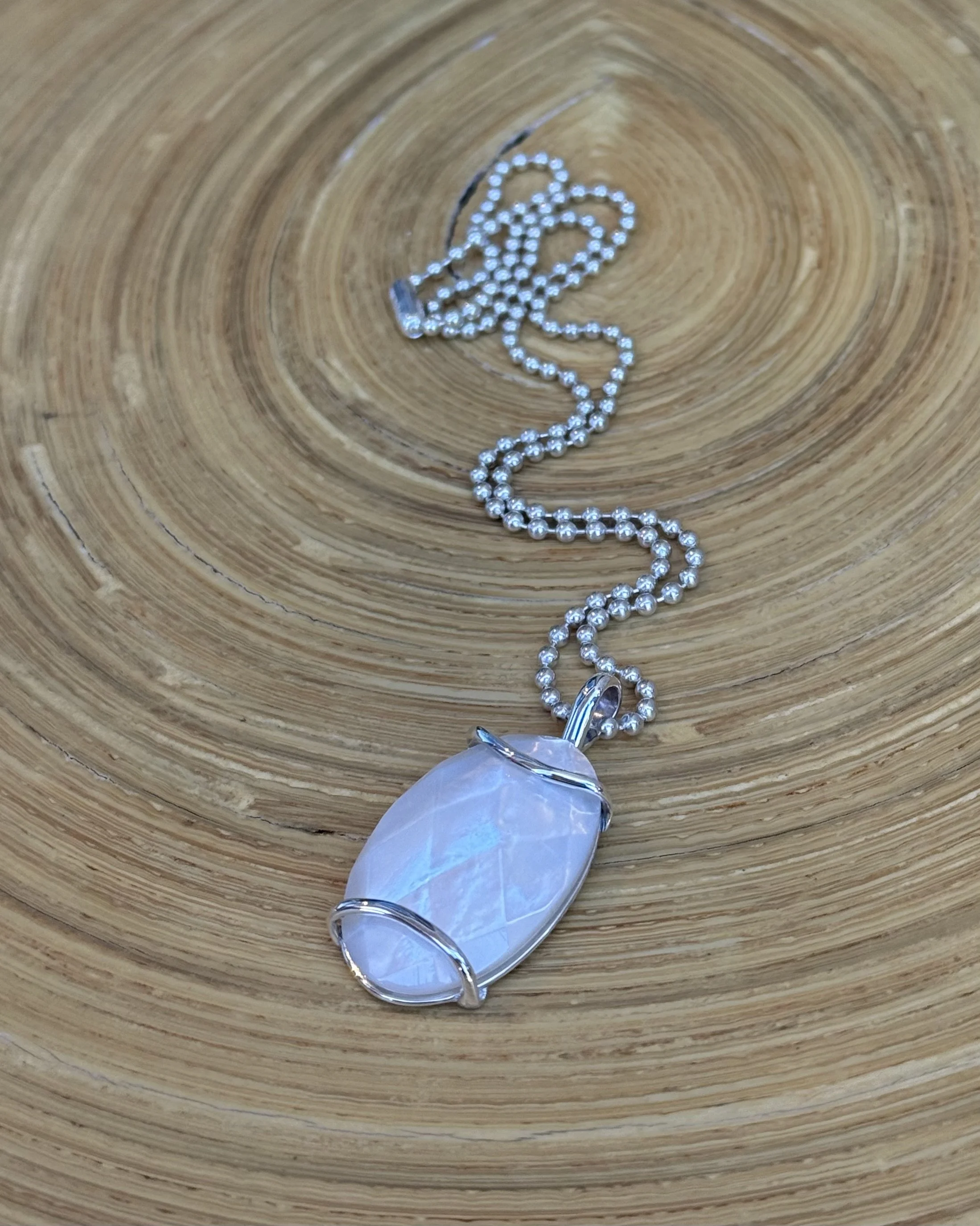 N75 Mother of Pearl Necklace