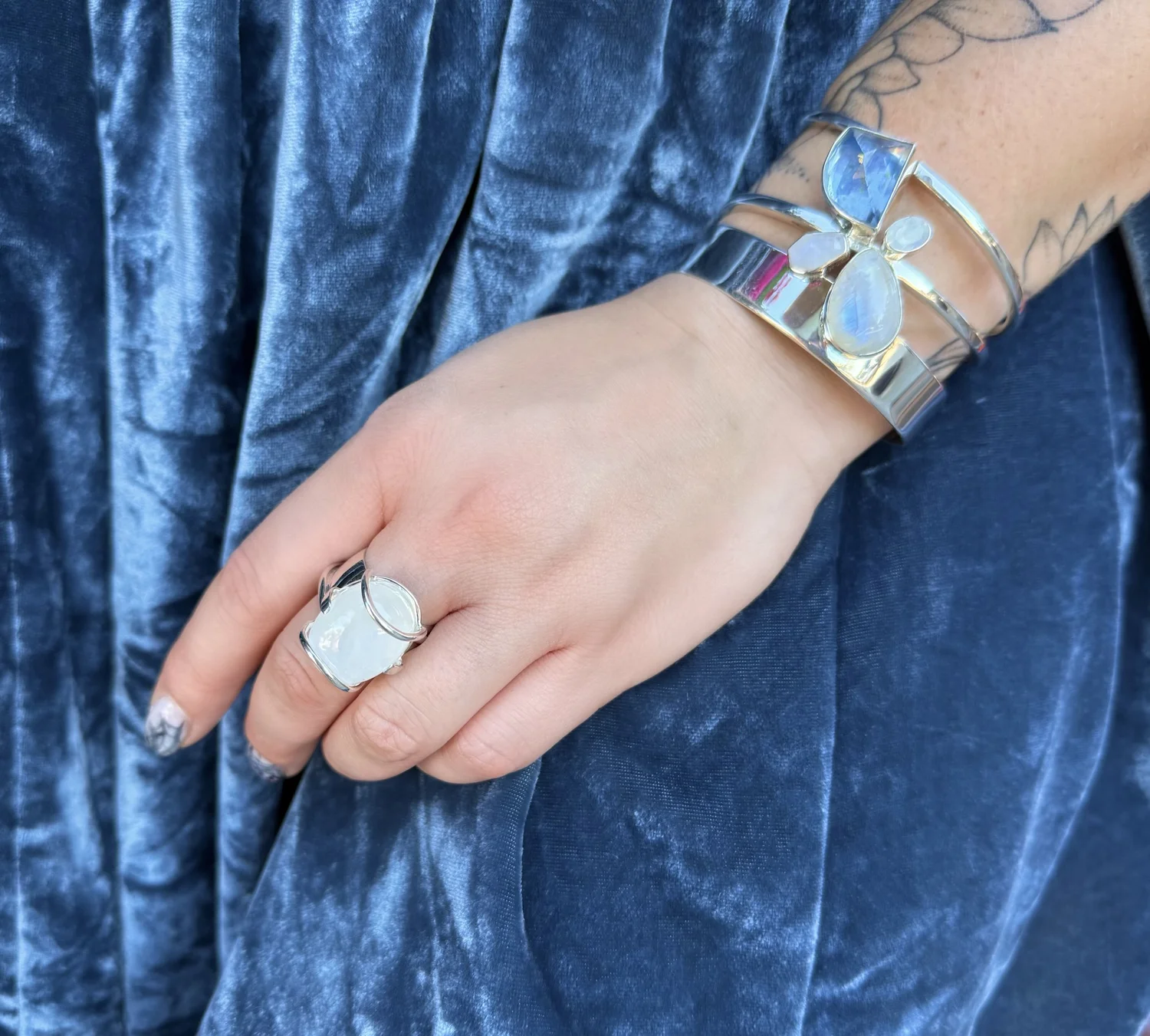 B59 Rainbow Moonstone & Aquamarine Bracelet — Lilly Barrack
