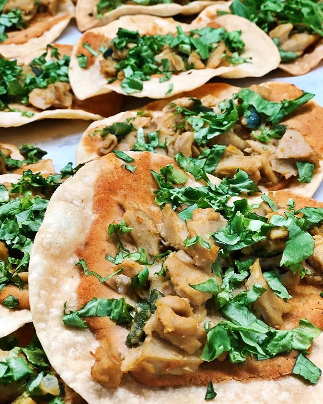 Still on #ourplantbasedjourney with these amazing oumph tostadas. #riceuniversity