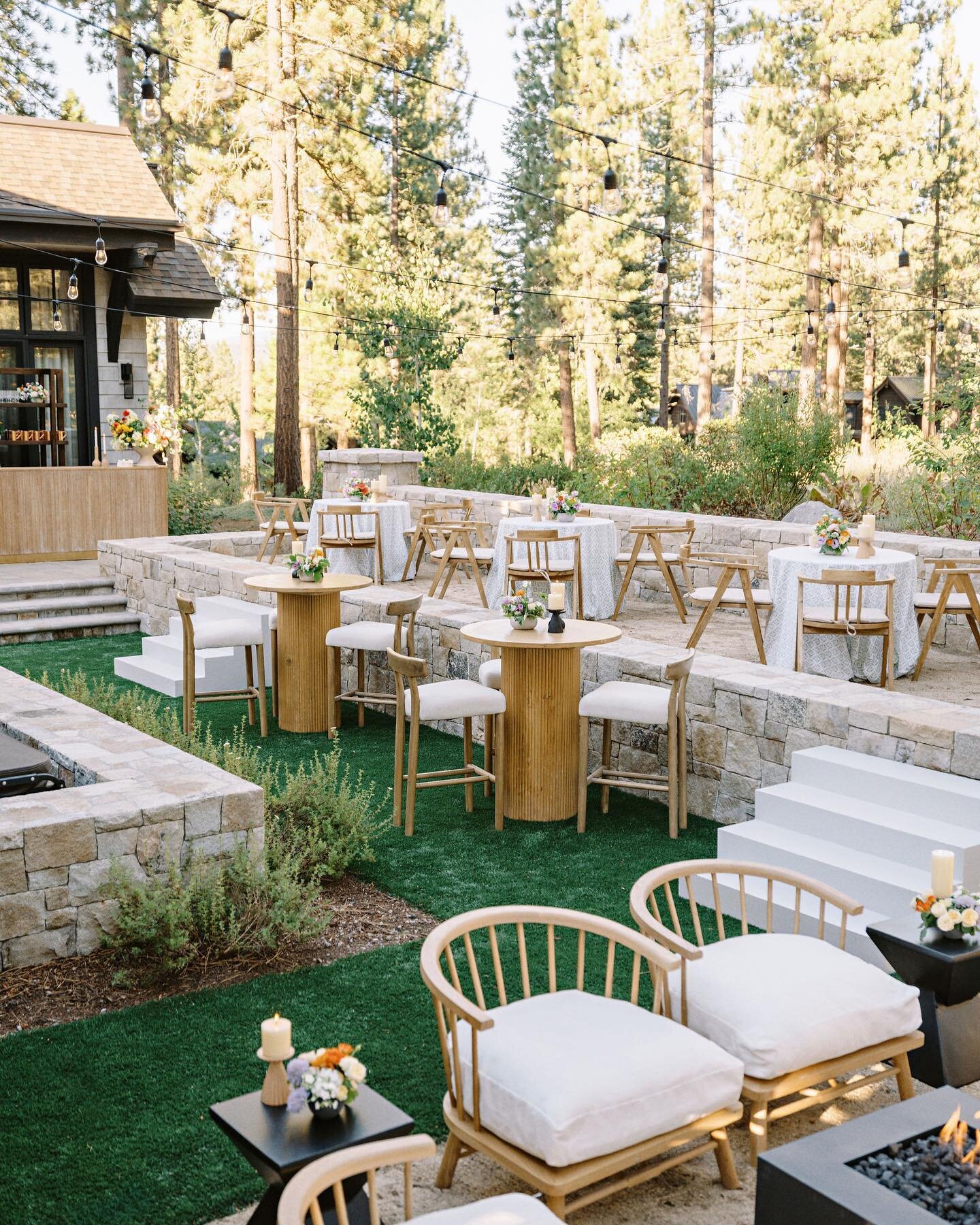 Welcomed Hayley + Will&rsquo;s guests with a kick-off party at their Tahoe family home!

C R E A T I V E  T E A M
PHOTOGRAPHY | @imryanray 
PLANNING + DESIGN | @eliseevents 
FLORAL + DESIGN | @mindyricedesign 
EVENT BRANDING | @theideaemporium 
CATER