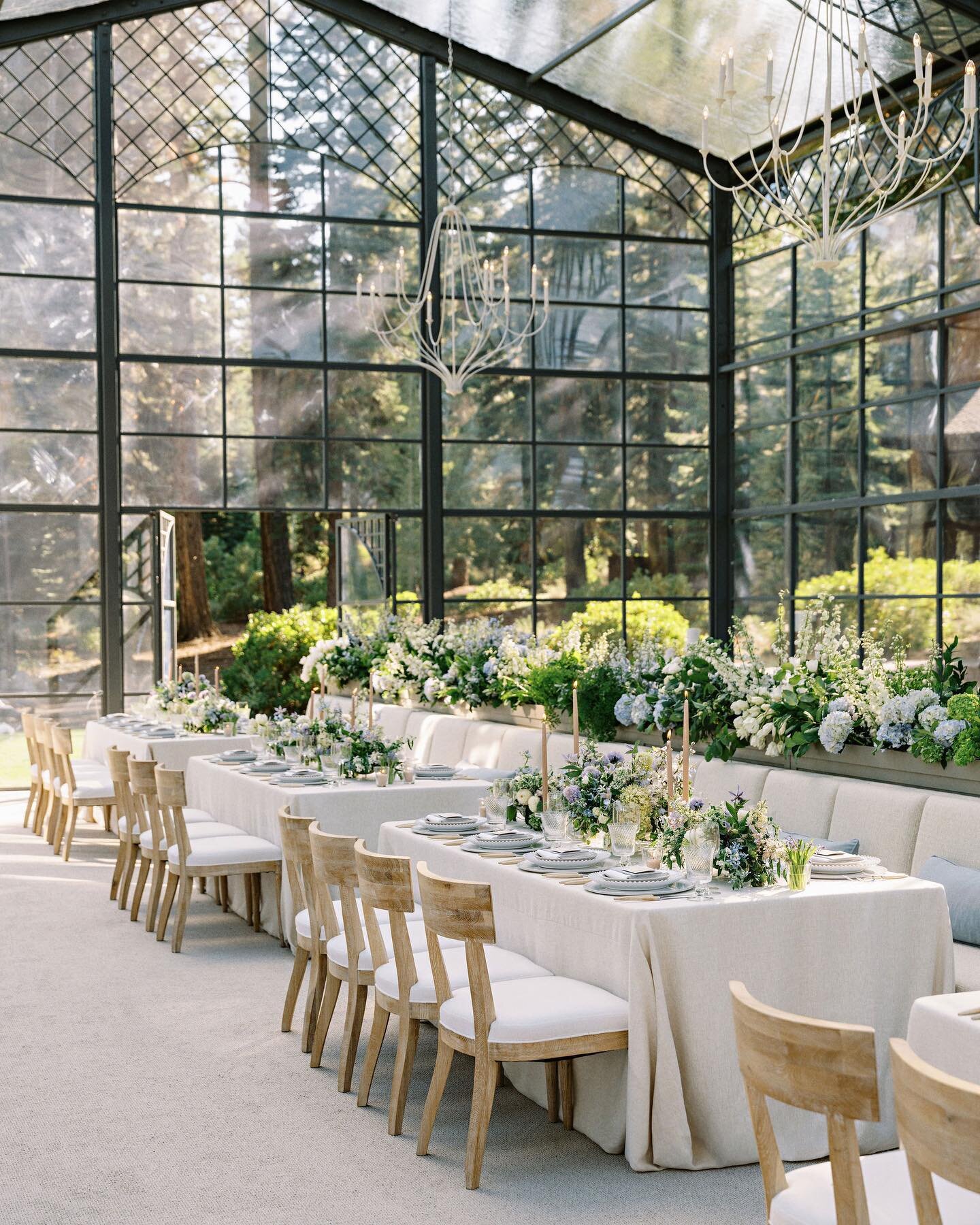 Such a dream to see Hayley and Will&rsquo;s dinner reception come together on such a gorgeous Tahoe evening! We wanted guests to feel like they were walking into a beautiful restaurant for a delicious meal! Loved teaming up with such talented industr