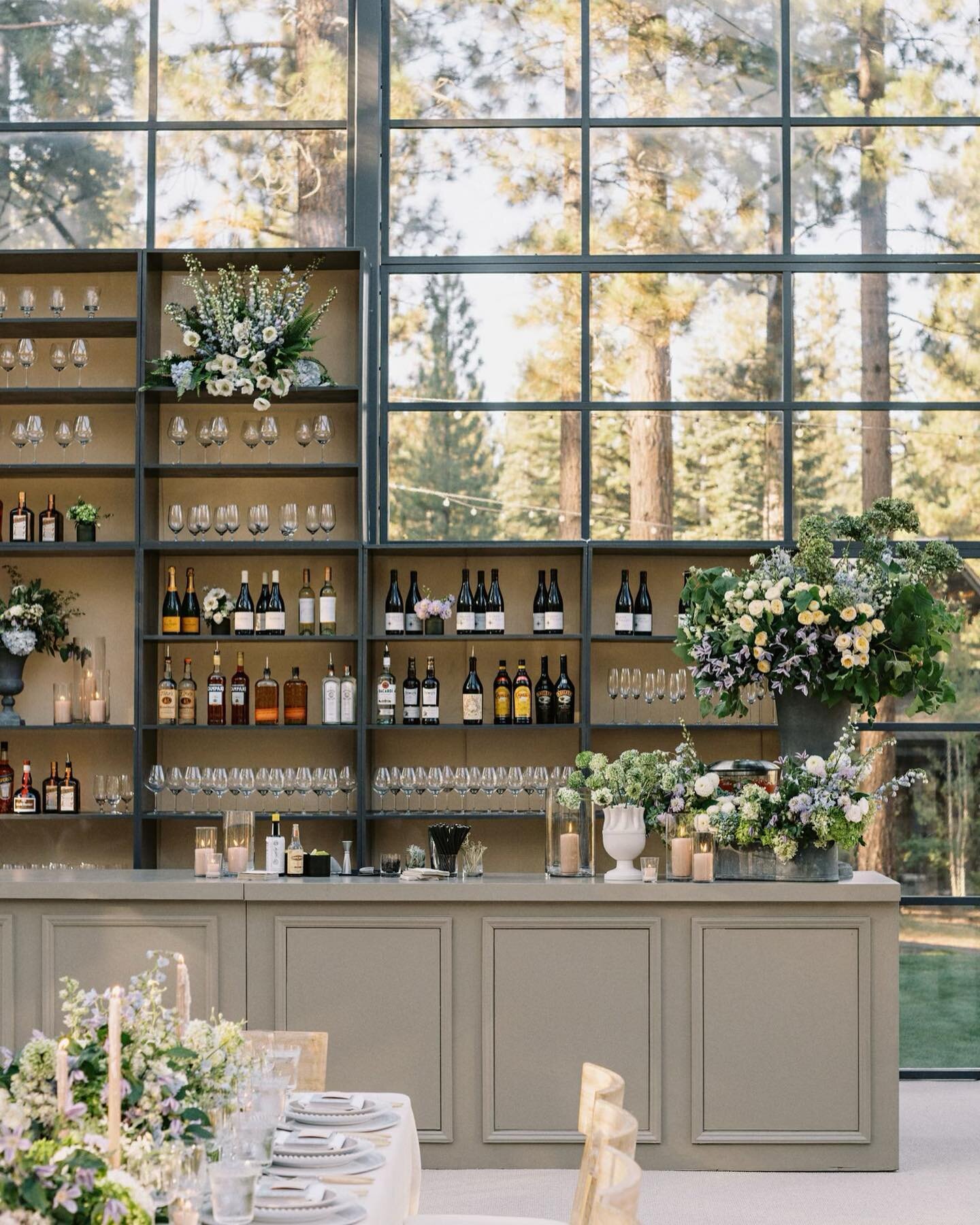 We had so much fun dreaming up this bar with @mindyricedesign and @hensleyeventresources ! The design was meant to feel as an extension of the atrium structure!

C R E A T I V E  T E A M
PHOTOGRAPHY | @imryanray 
PLANNING + DESIGN | @eliseevents 
FLO