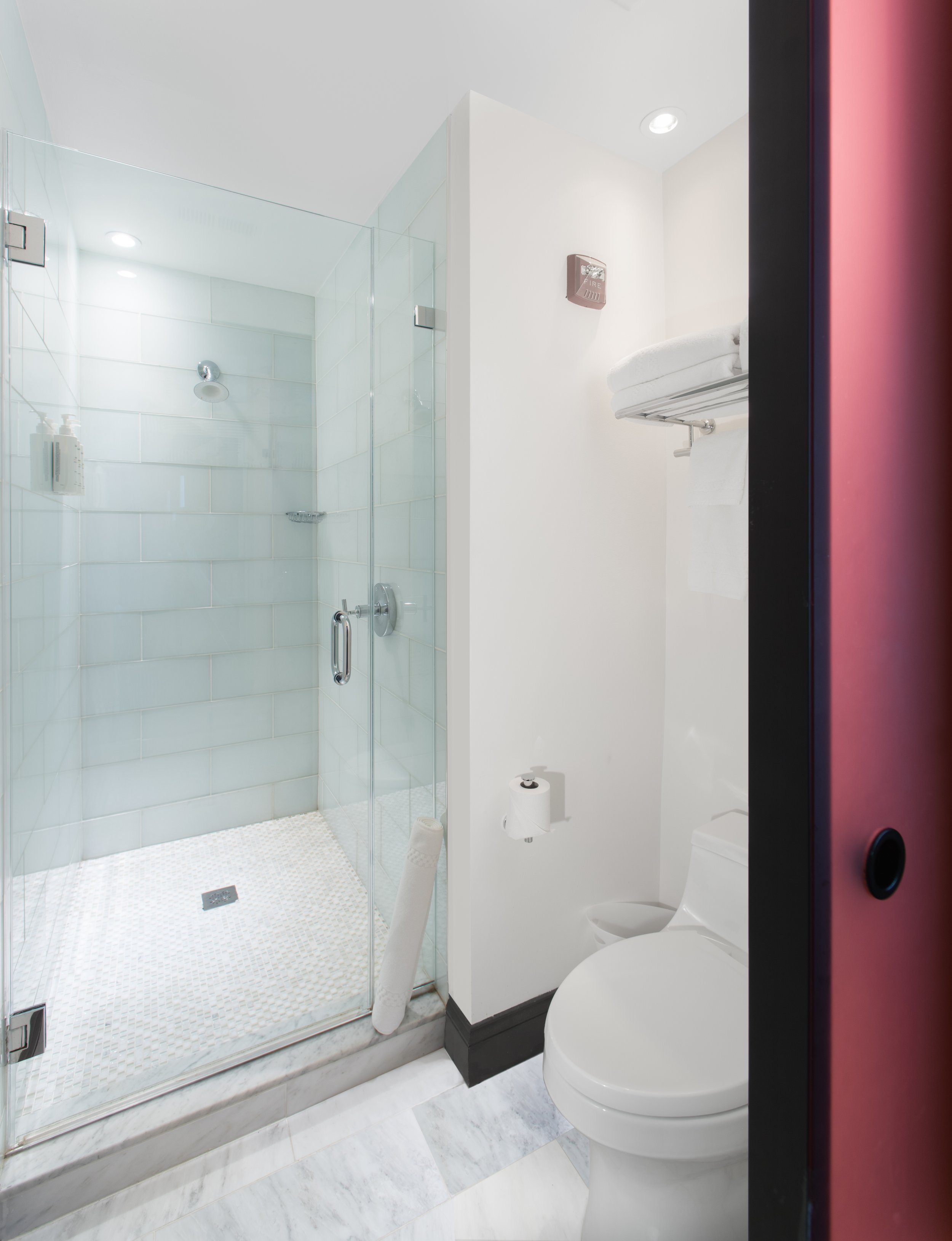 The Poppy Georgetown Guesthouse and Gardens_The Poppy Queen_Interconnecting_Bathroom_(14+15).jpg