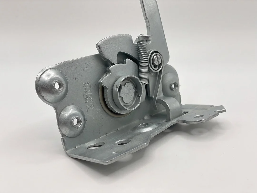 jeep-wagoneer-round-style-tailgate-latch-03.jpg