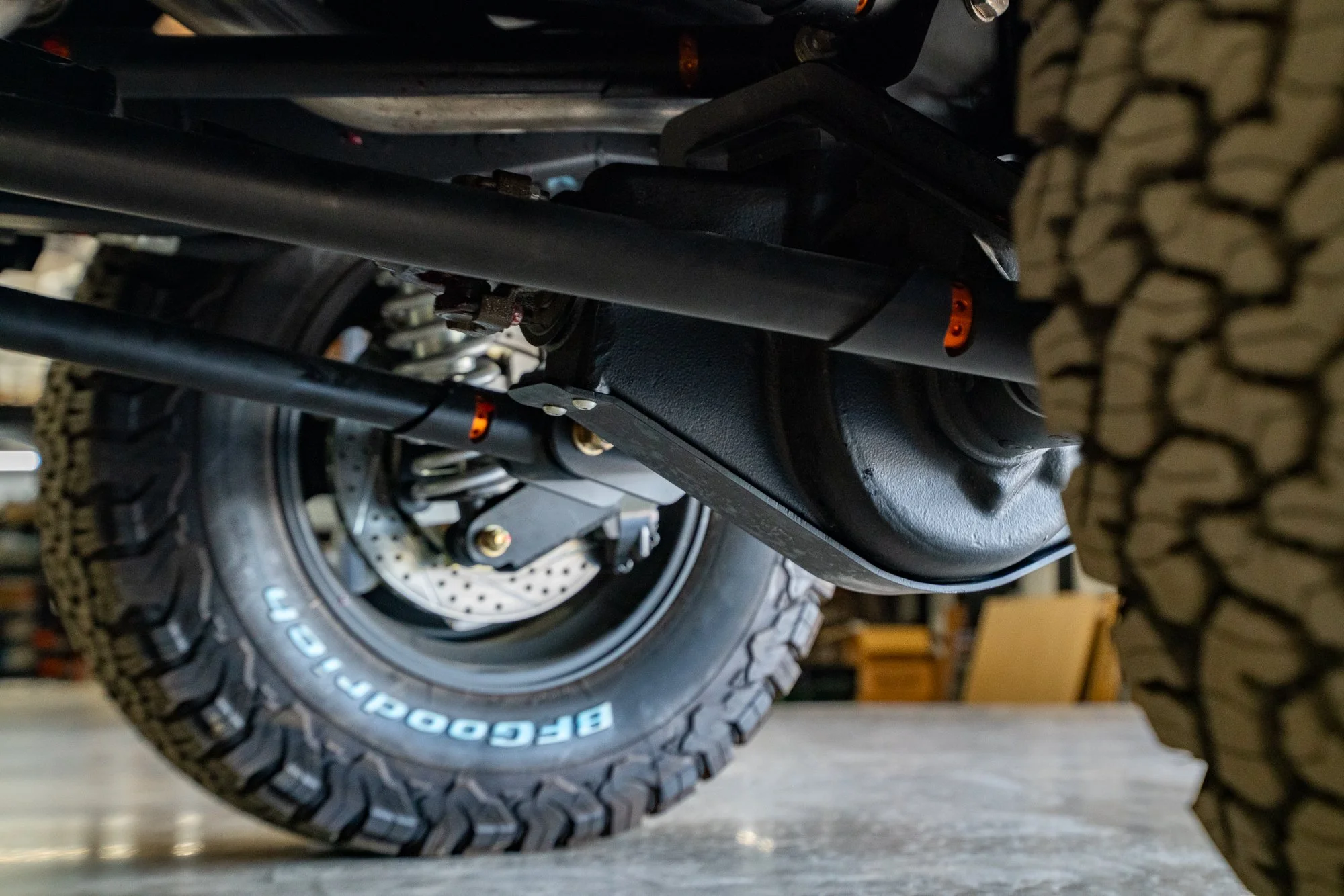 vigilante-rolling-chassis-jeep-wagoneer-full-build-suspension-links.jpg