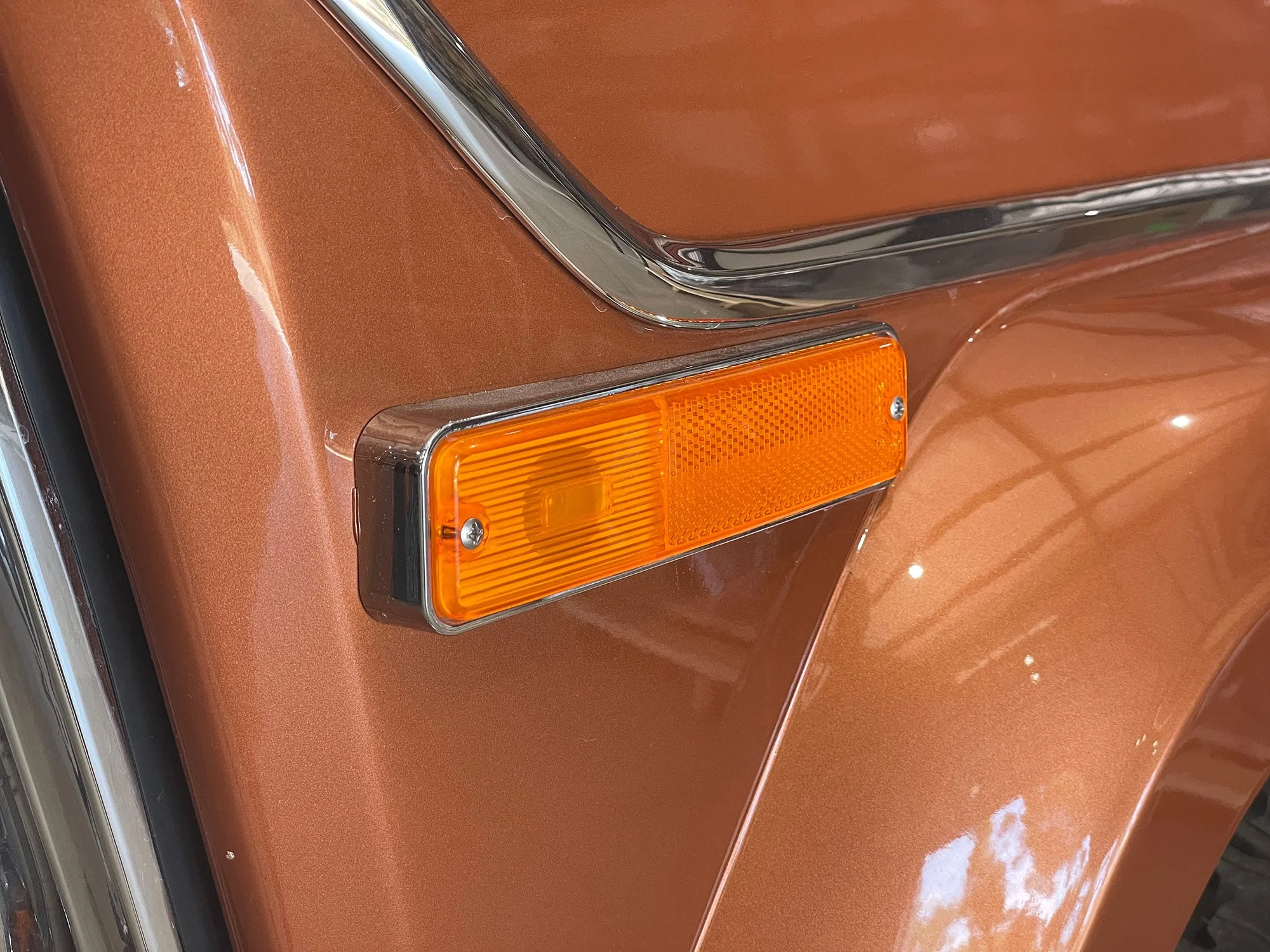 jeep-wagoneer-rectangular-side-marker-lights-05.jpg