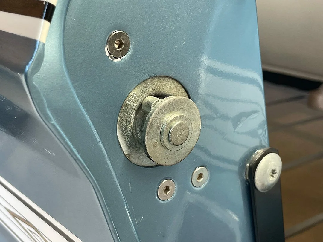 jeep-wagoneer-tailgate-latch-set-01.jpg