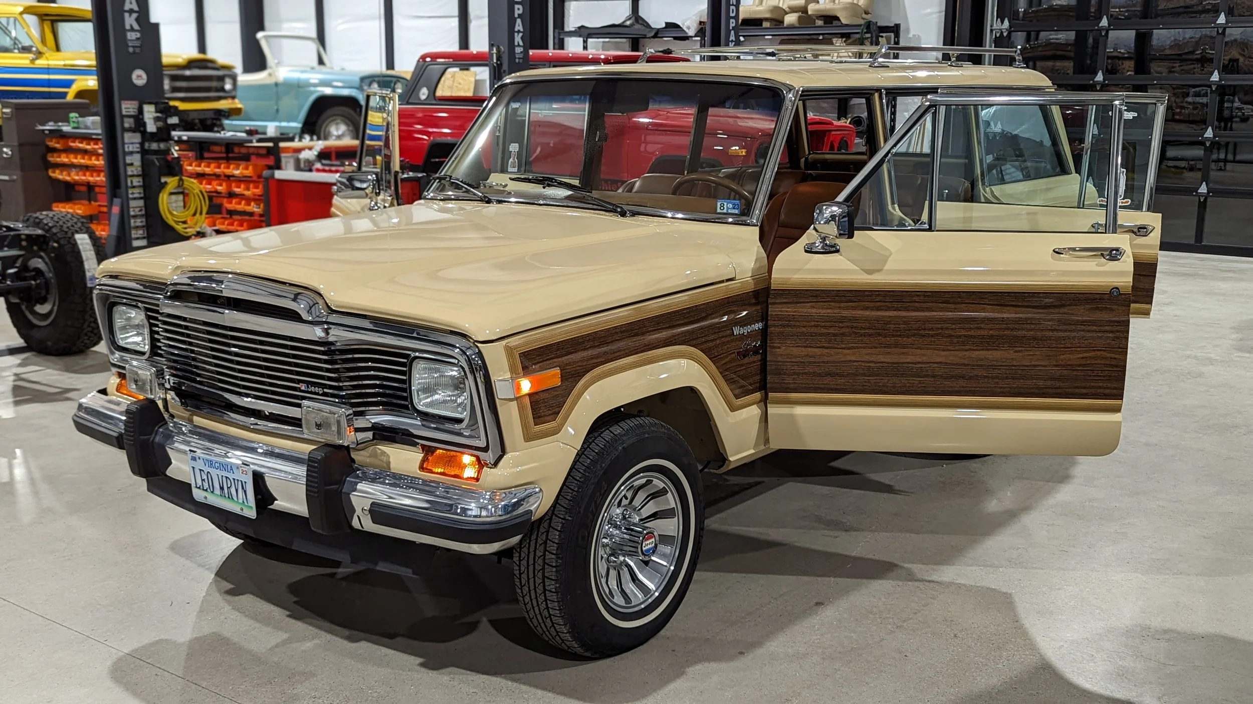 jeep-wagoneer-grand-wagoneer-exterior-woodgrain-vinyl-kit-08.jpg