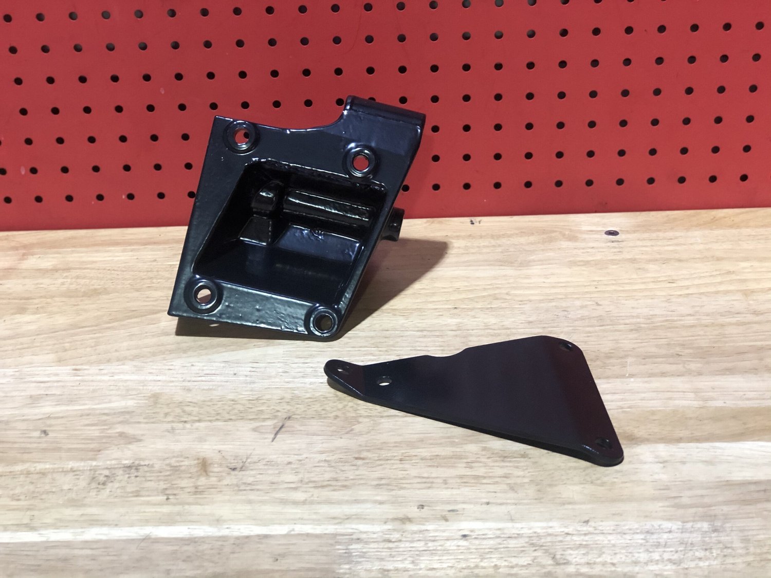 York Ac Compressor Bracket For Full Sized Jeeps With Amc V8 Jeepheritage Com