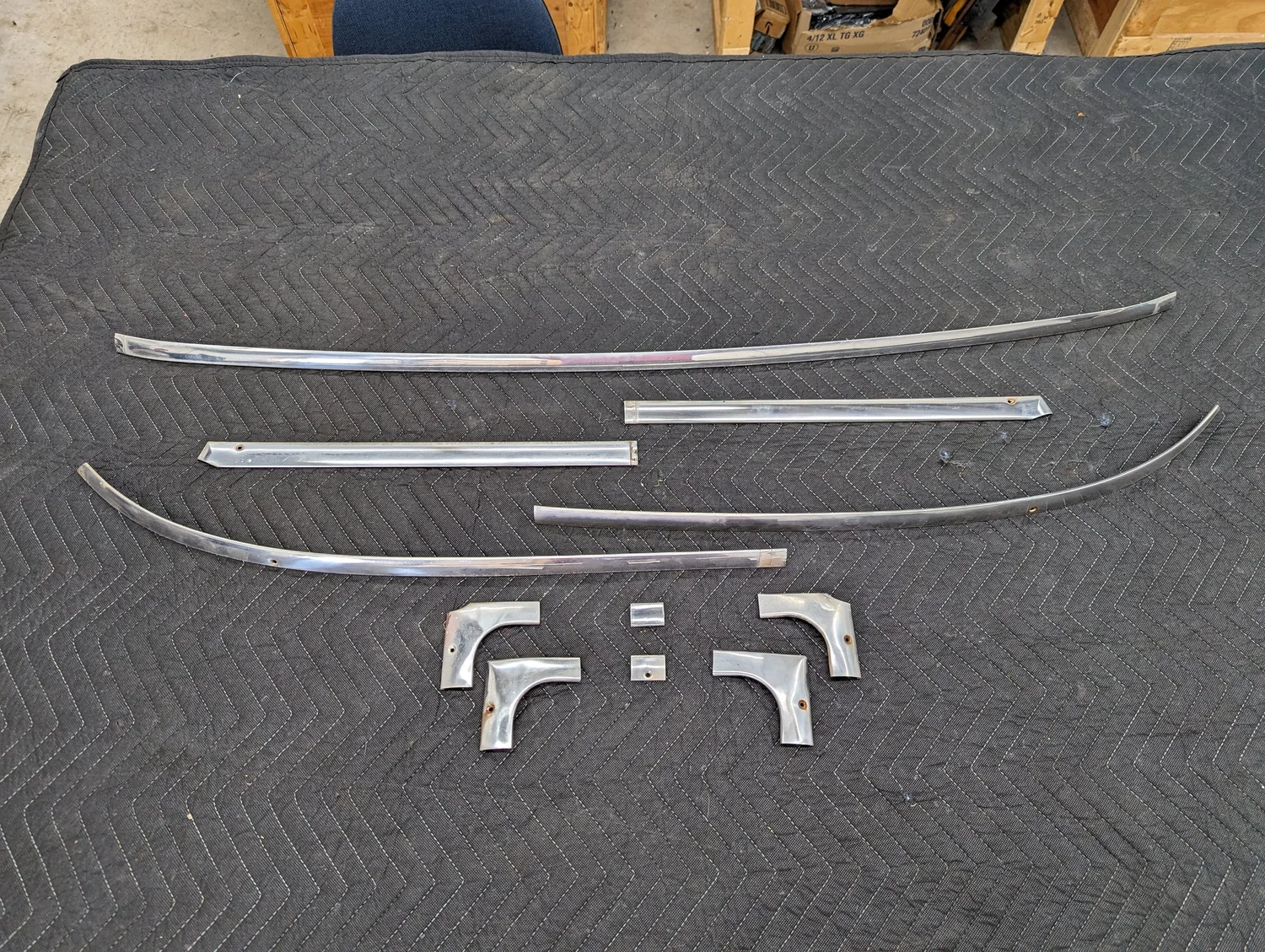 EXTERIOR: Jeep Wagoneer Windshield Trim | Jeep Heritage – Jeep