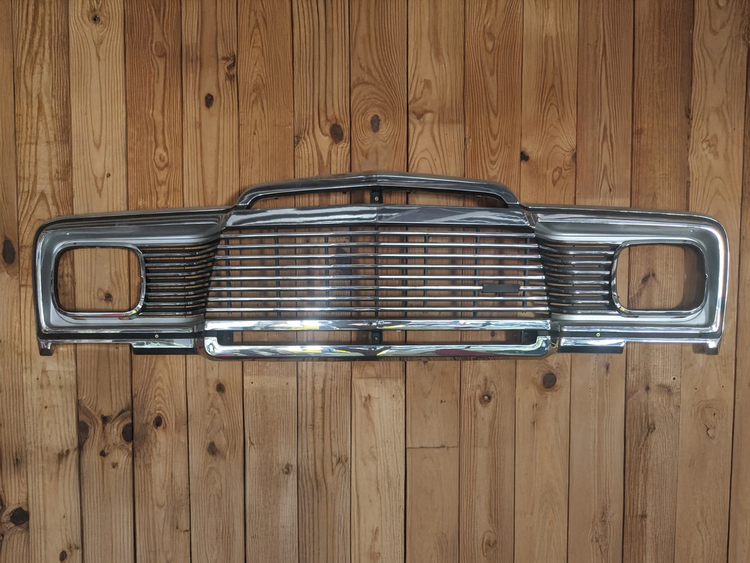 Reproduction “Pig Nose” Chrome Grille for Jeep Wagoneer, Cherokee