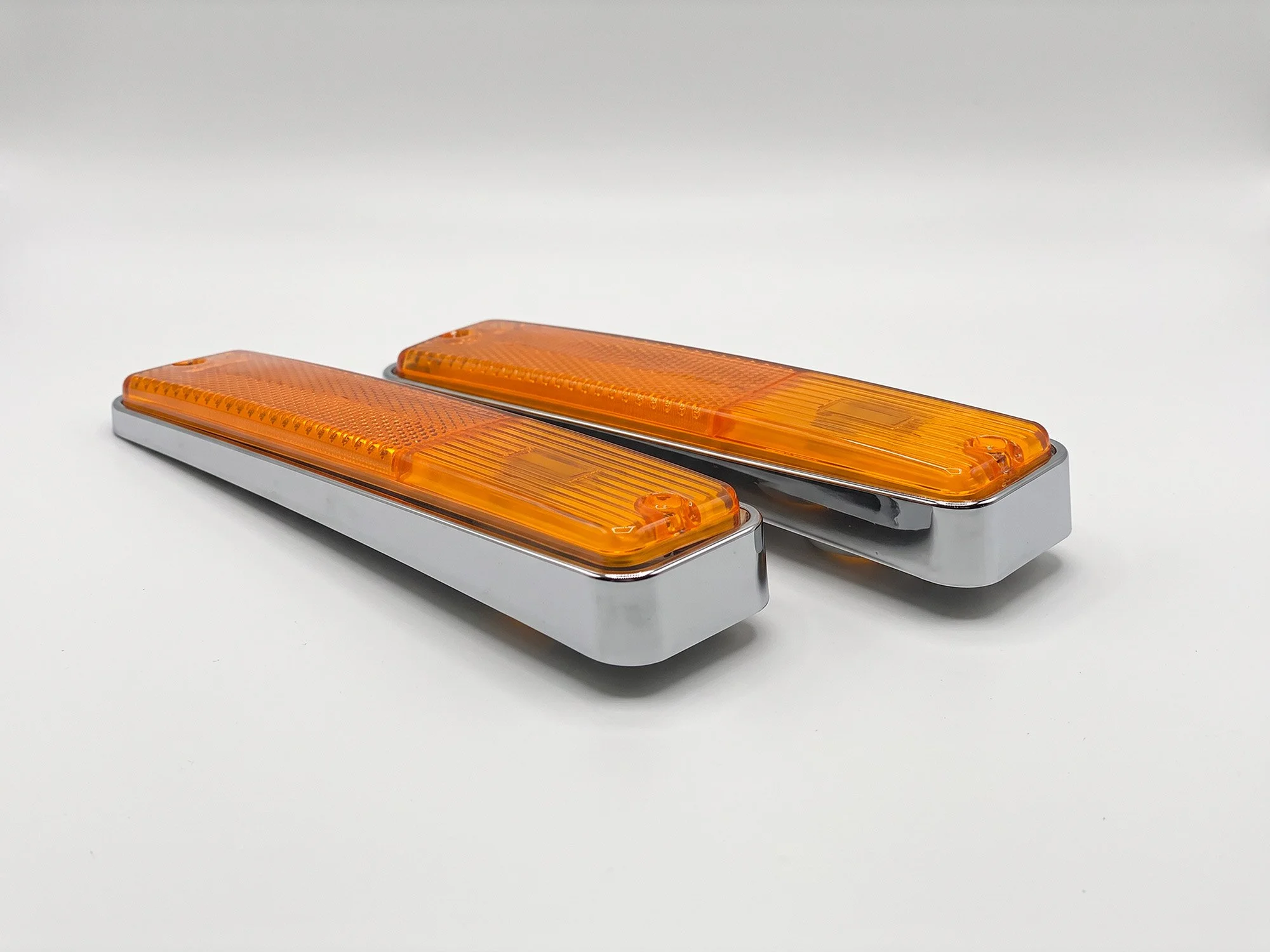 jeep-wagoneer-rectangular-side-marker-lights-03.jpg