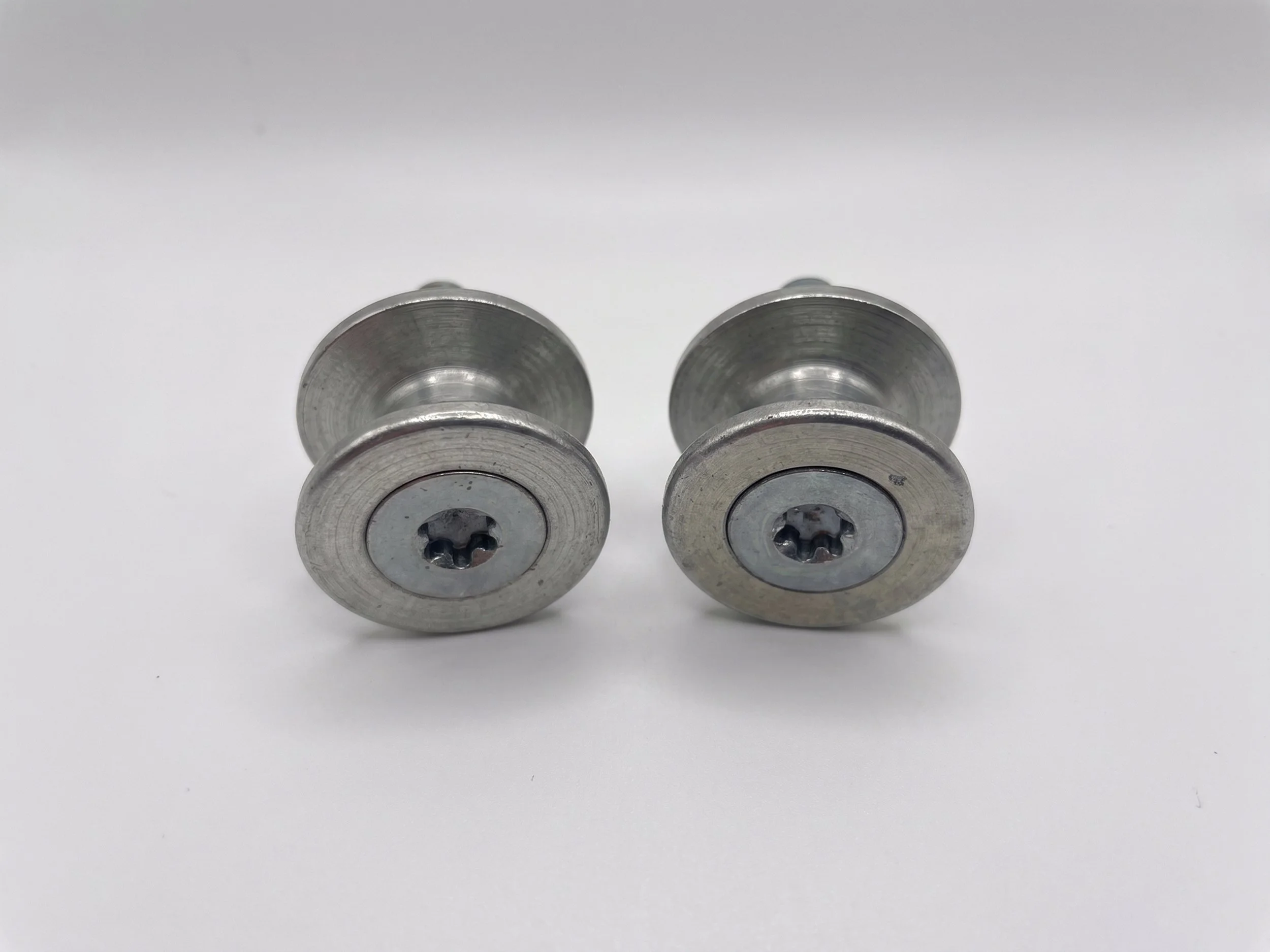 jeep-rear-seat-latch-striker-set-02.jpeg