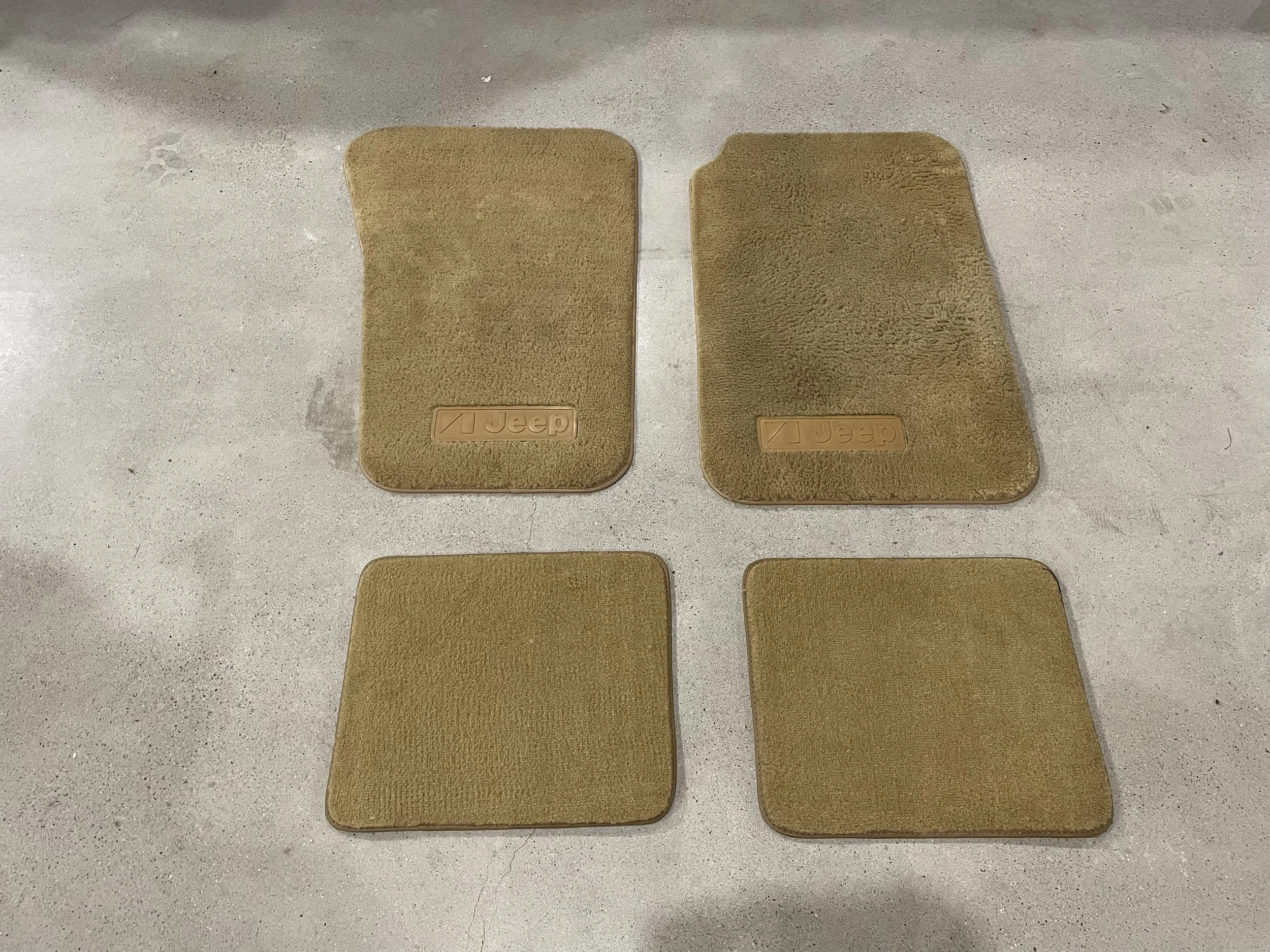 nos-oem-jeep-wagoneer-floor-mats-tan-sand-02.jpeg