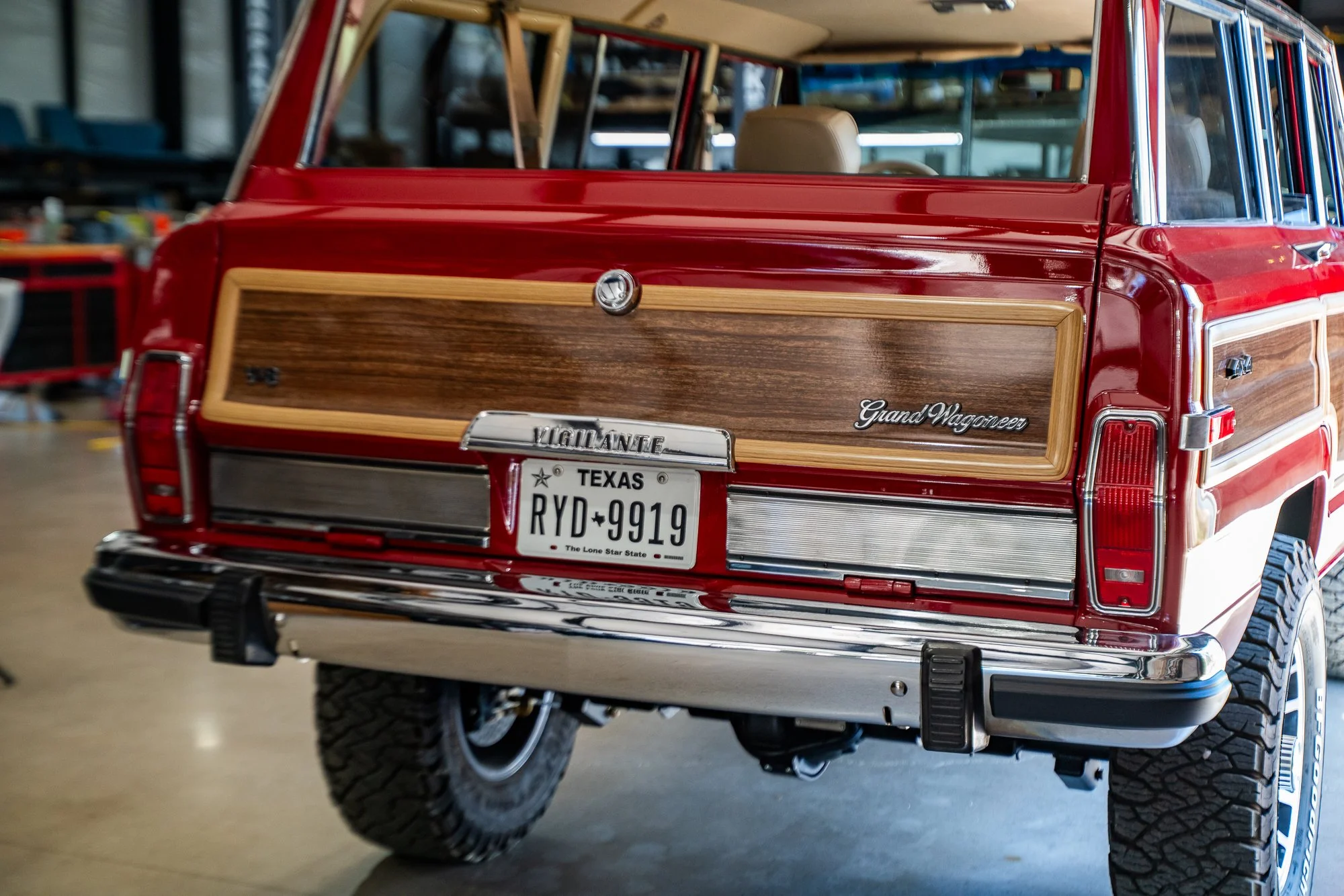 jeep-wagoneer-grand-wagoneer-exterior-woodgrain-vinyl-kit-05.jpg